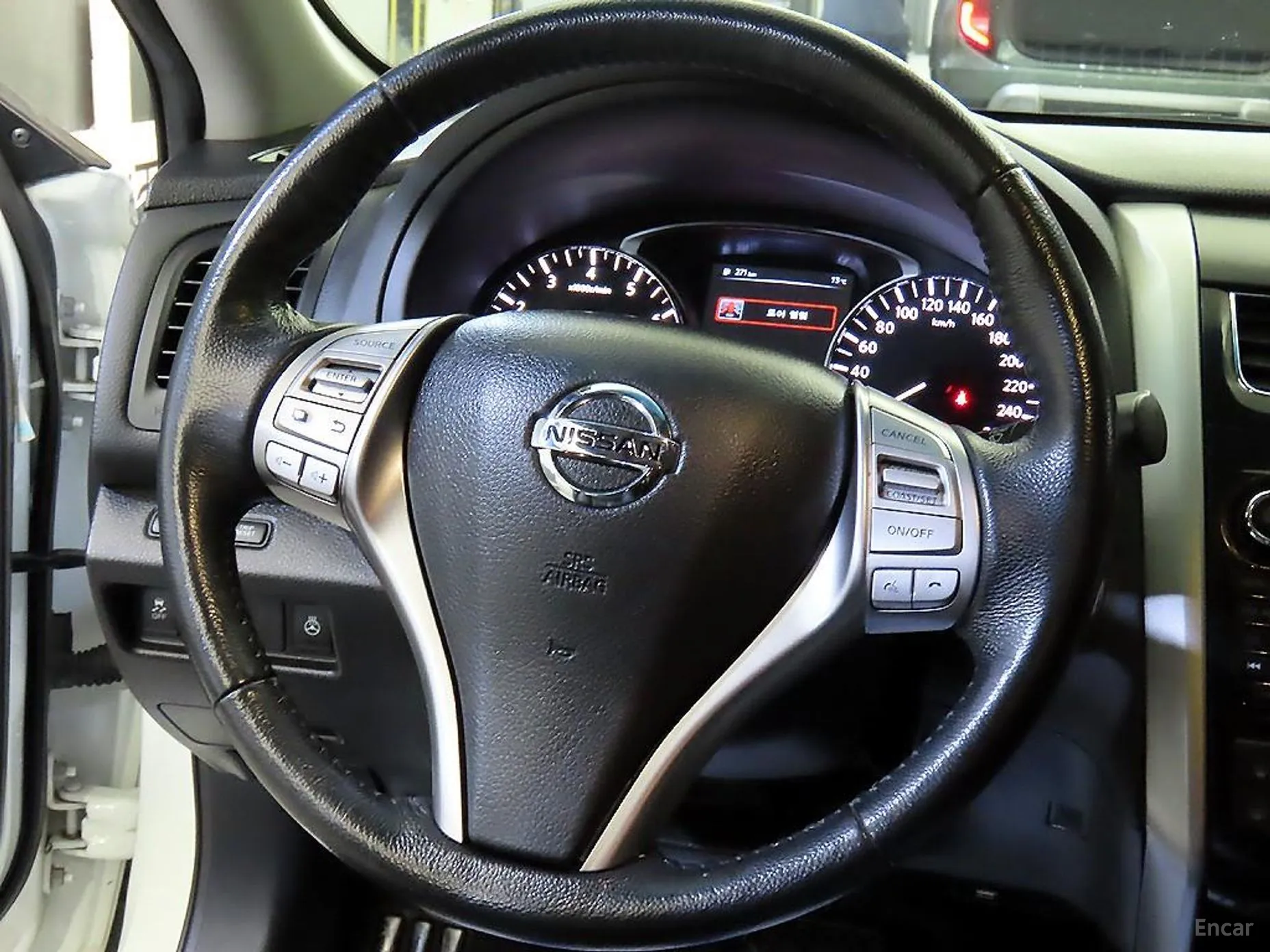 Nissan Altima превью 8