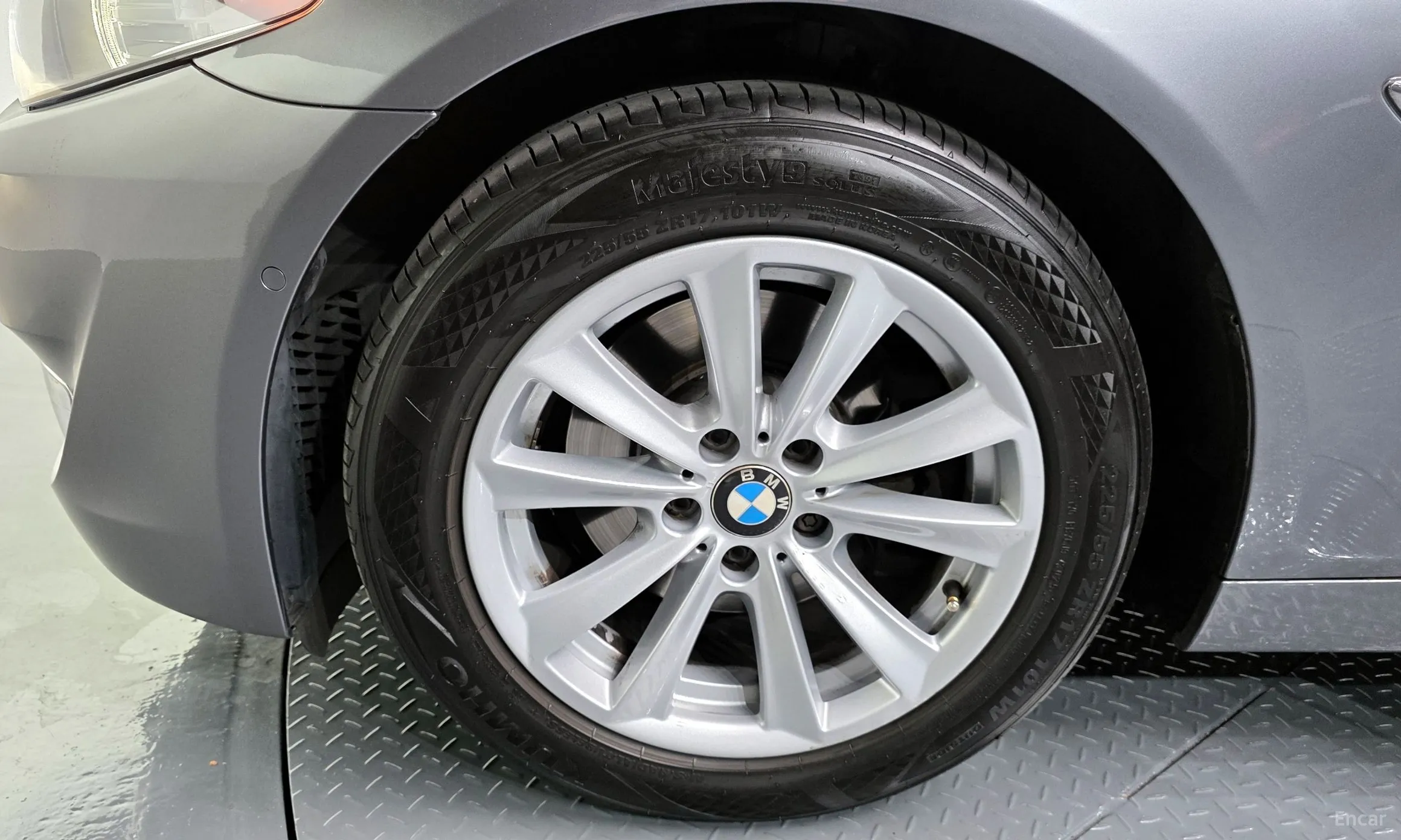 BMW 5 Series (F10) превью 5