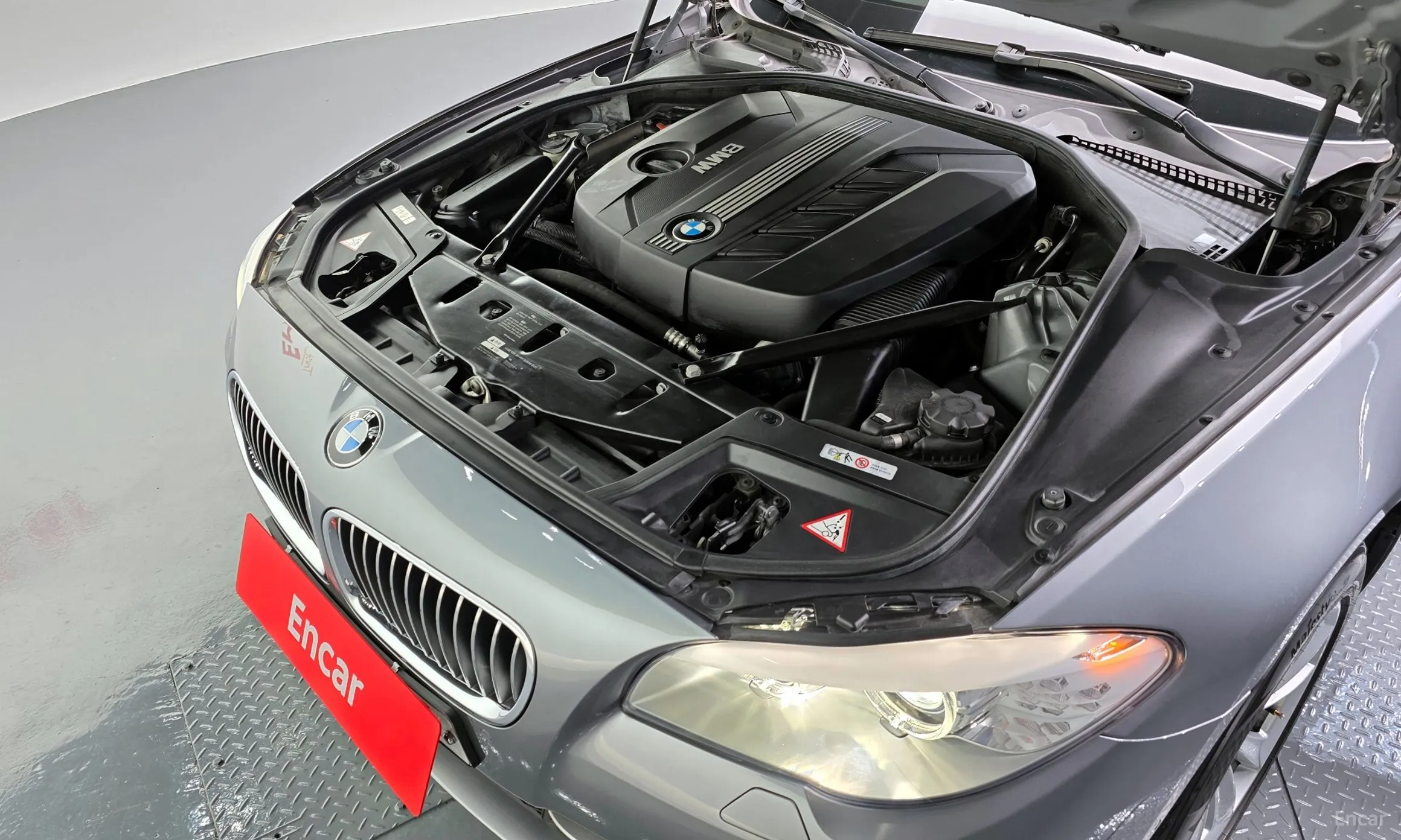 BMW 5 Series (F10) превью 6