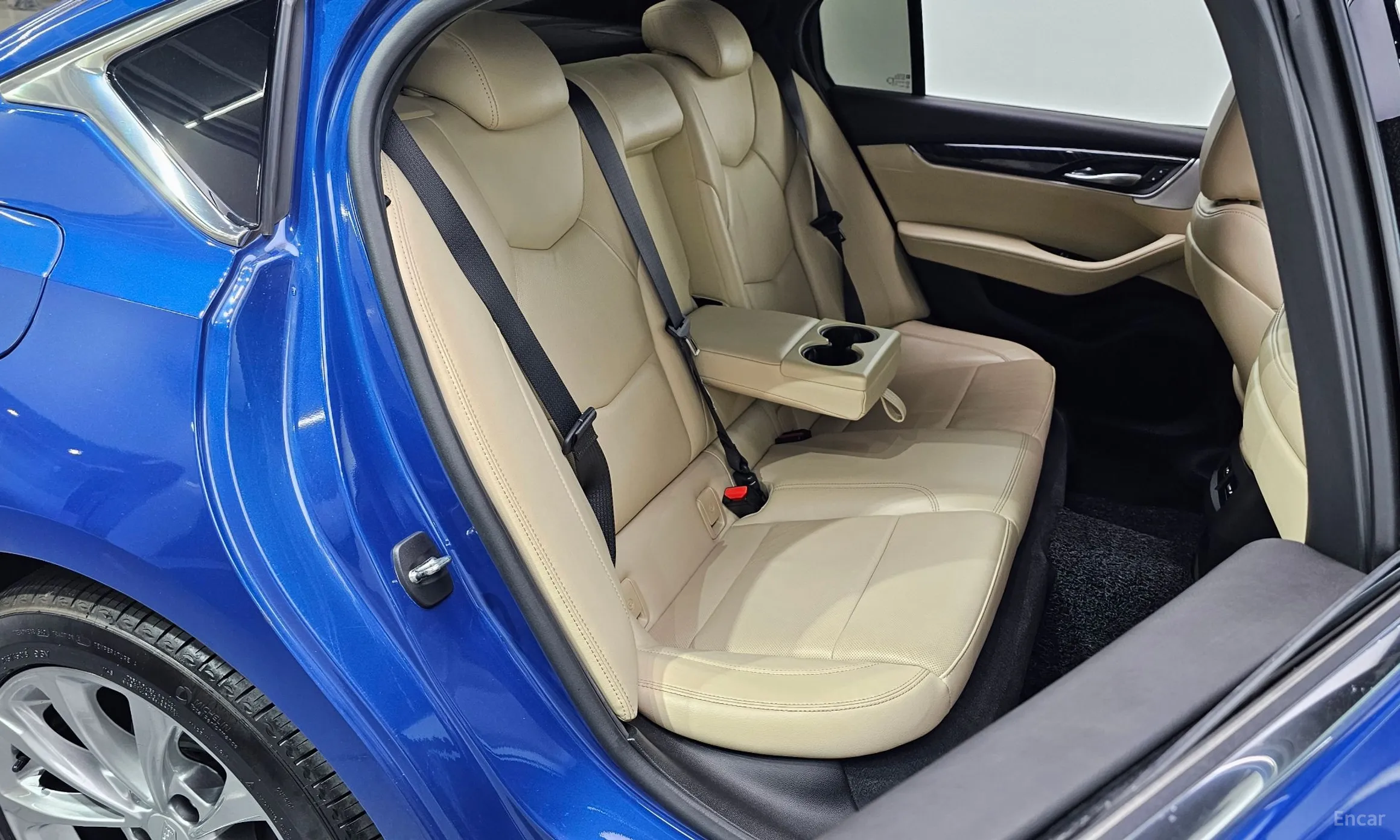 Cadillac CT5 превью 11