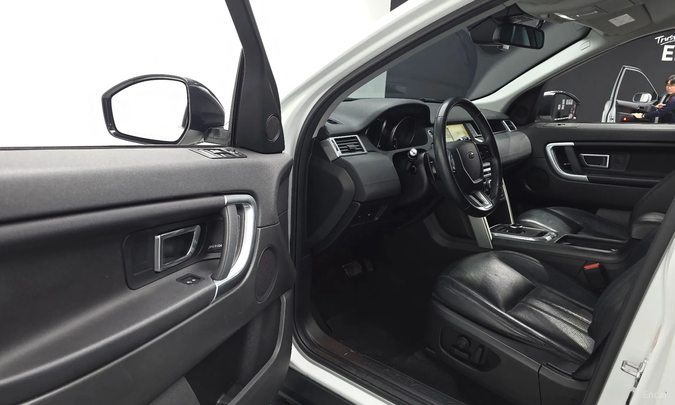 Land Rover Discovery Sports превью 12