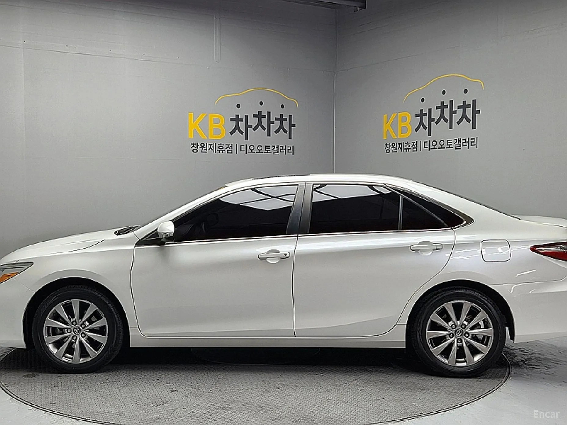 Toyota New Camry превью 8