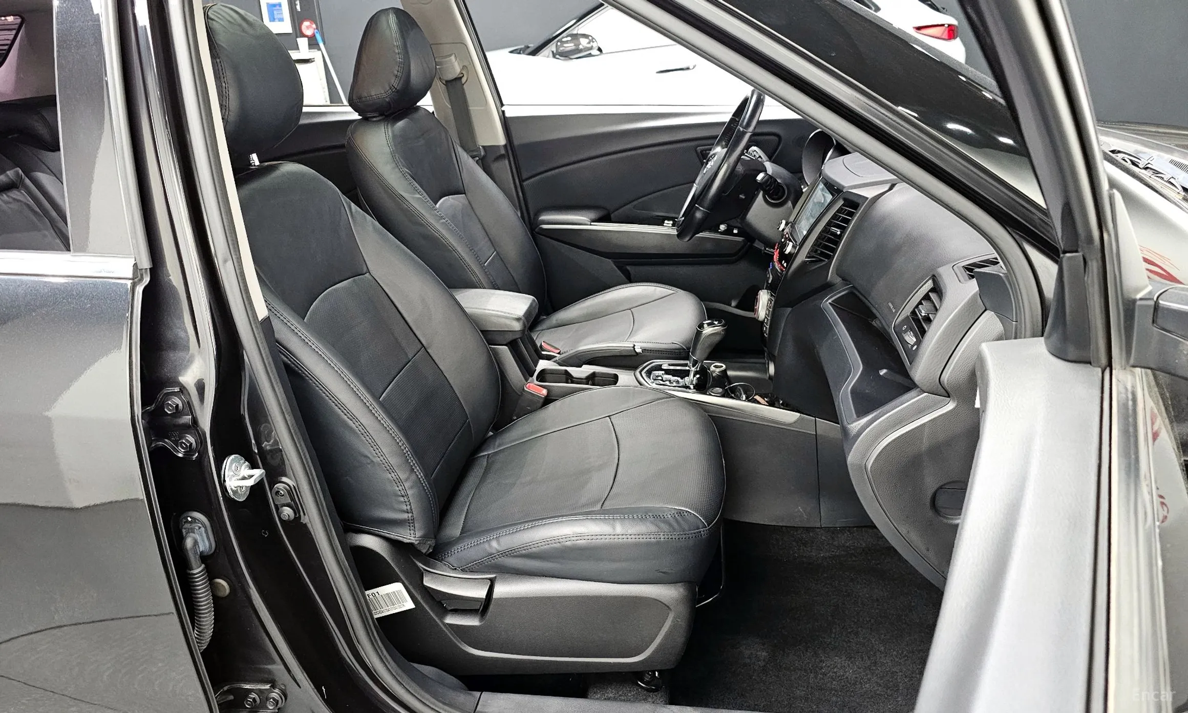 KG Mobility (SsangYong) Tivoli Air превью 11