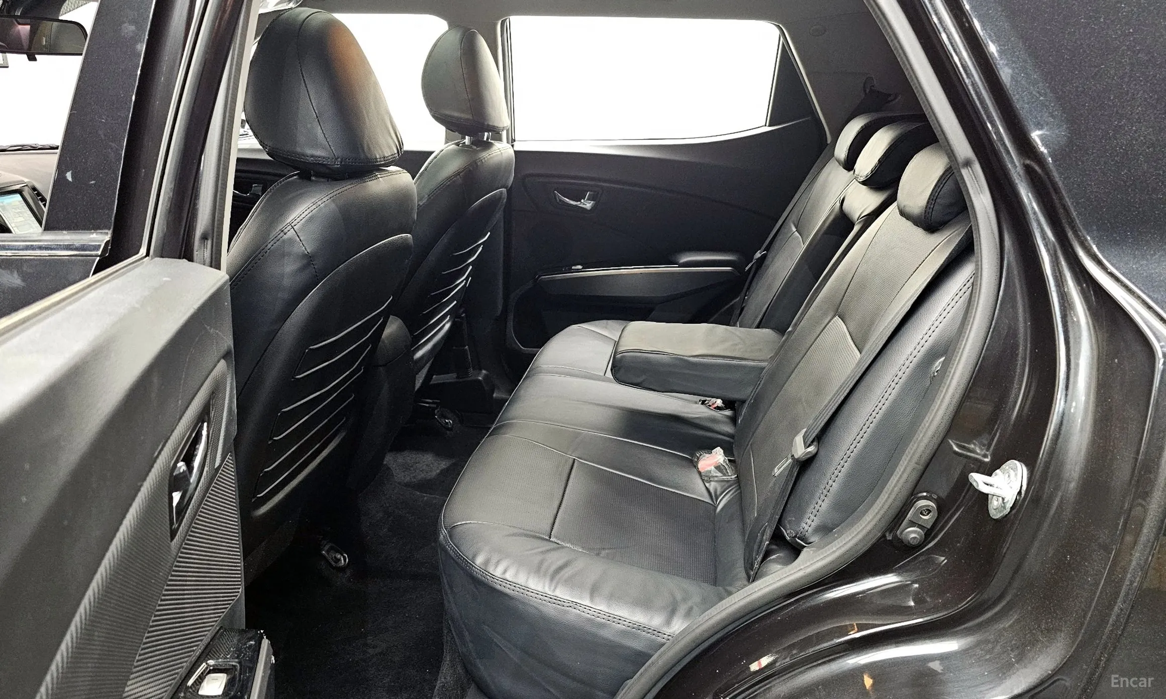 KG Mobility (SsangYong) Tivoli Air превью 12