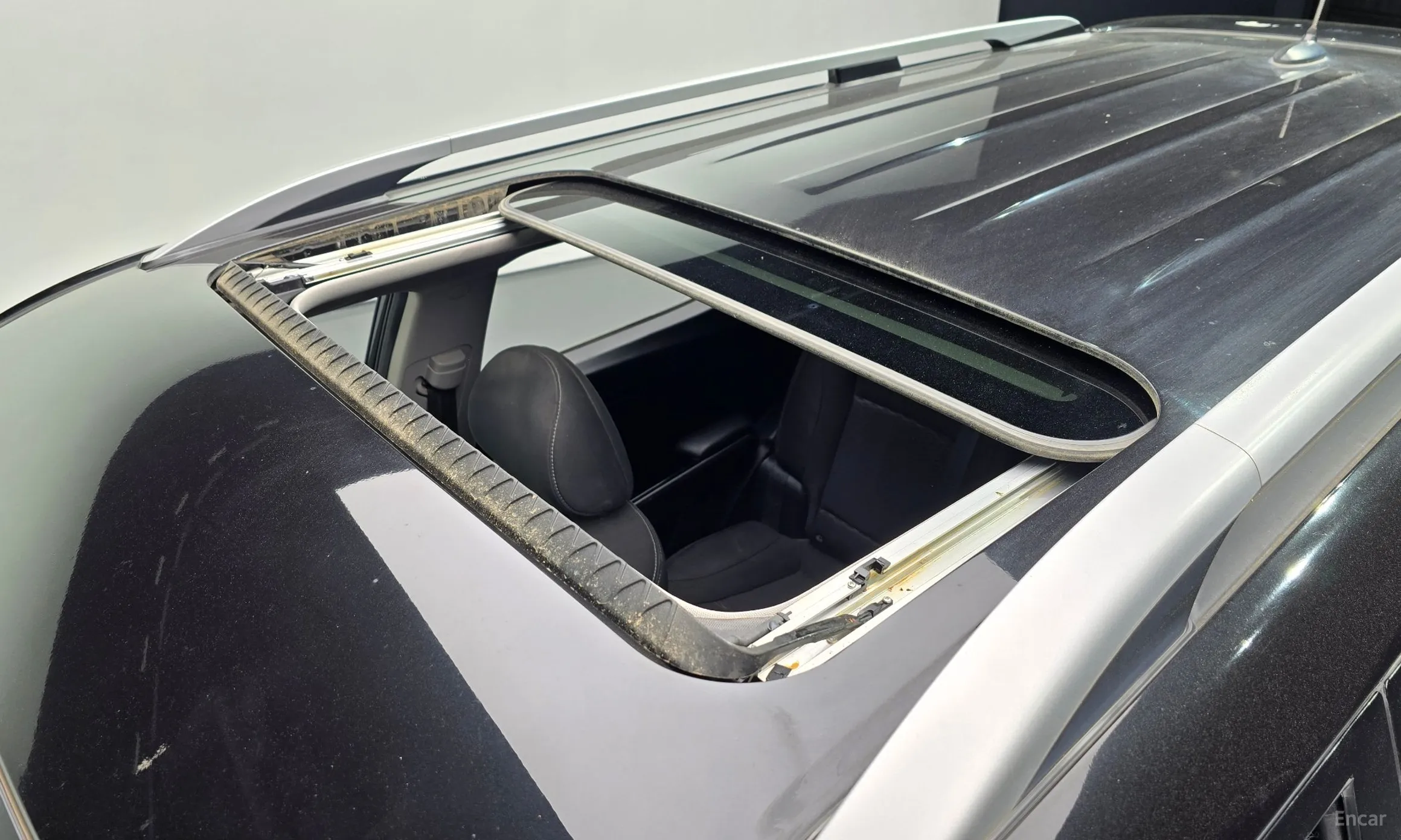 KG Mobility (SsangYong) Tivoli Air превью 17