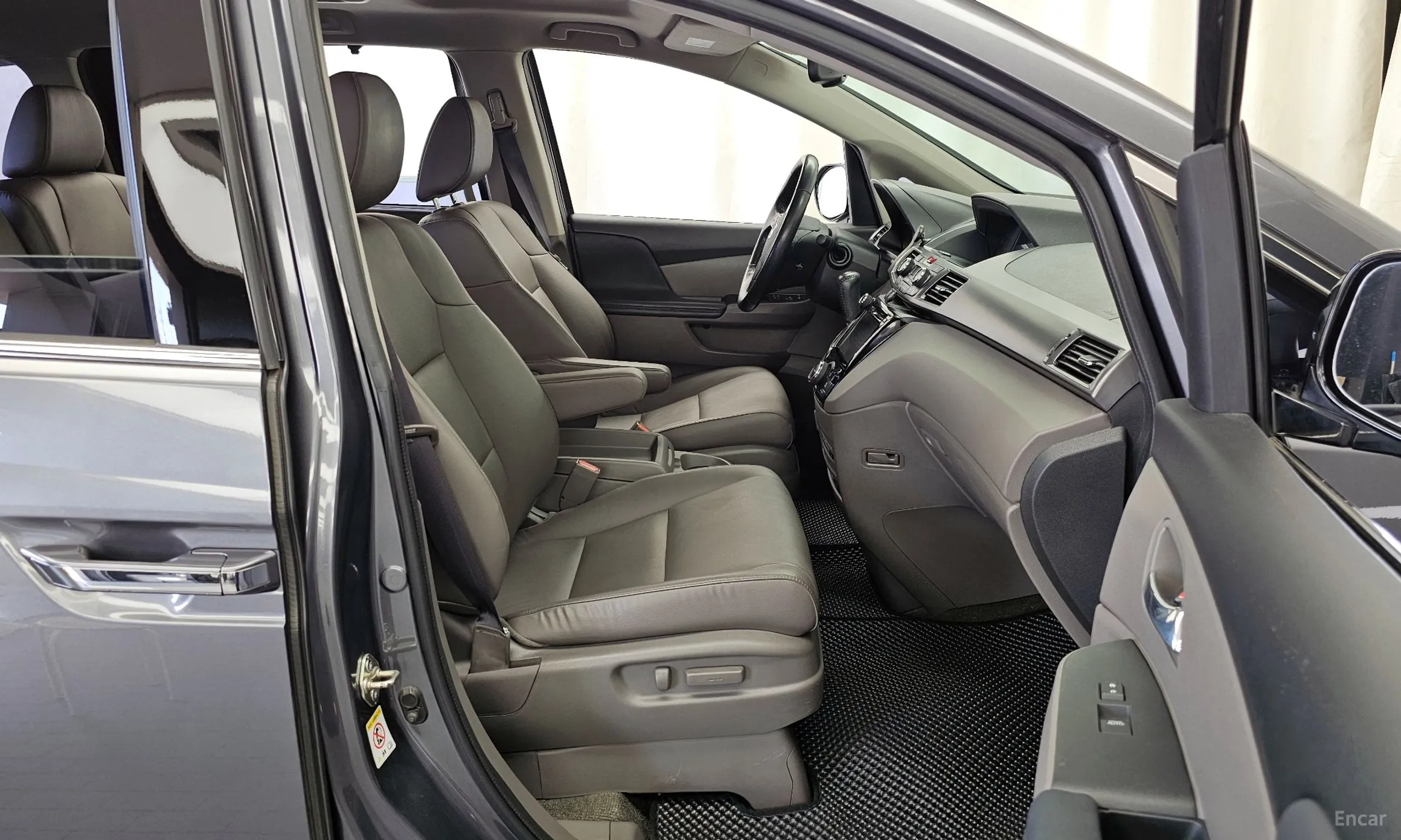 Honda Odyssey превью 11