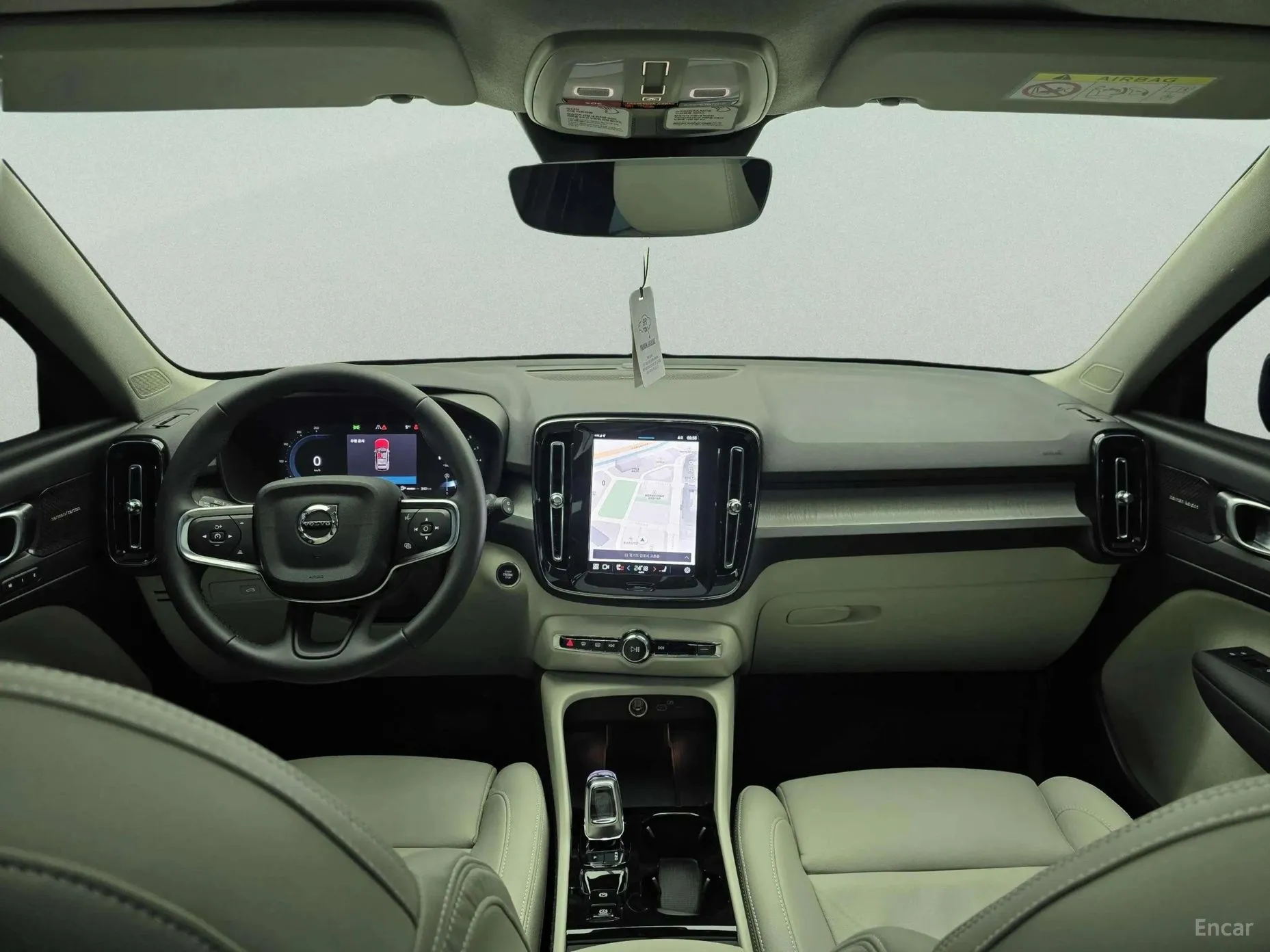 Volvo XC40 превью 17