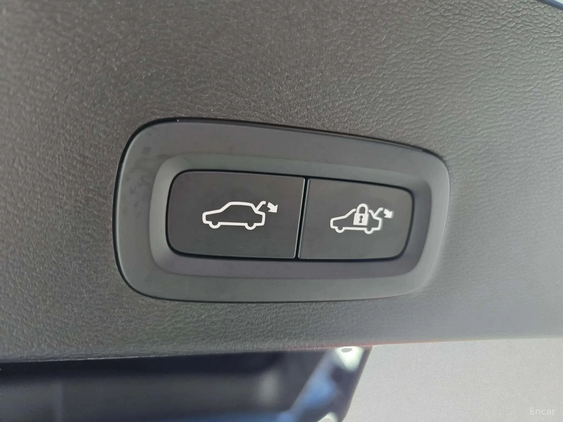Volvo XC40 превью 19