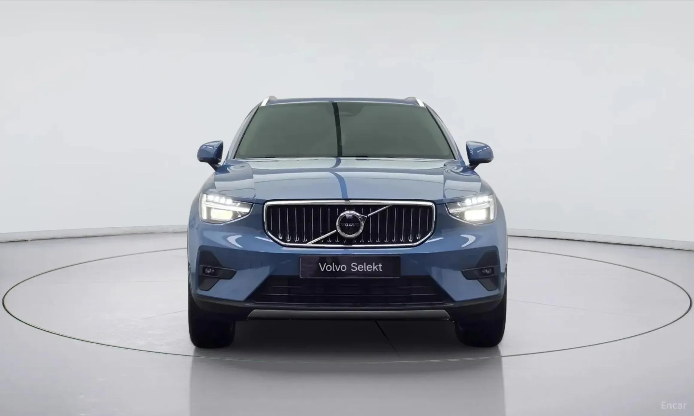 Volvo XC40 превью 4