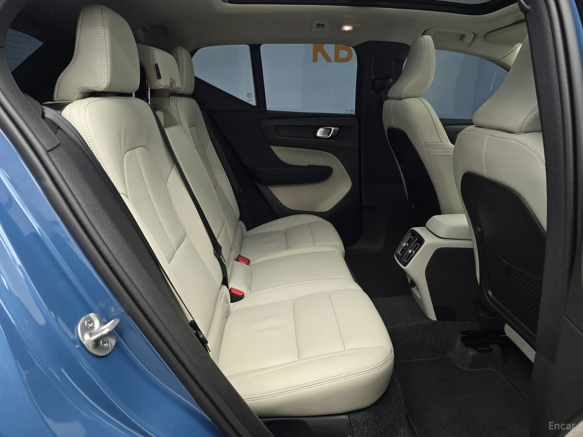 Volvo XC40 превью 11