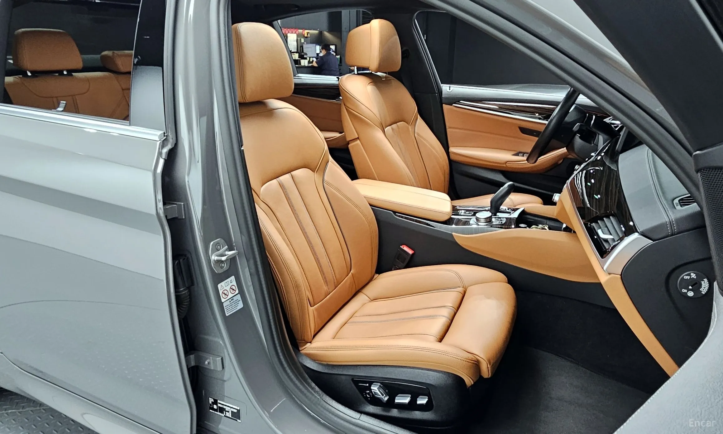 BMW 5 Series (G30) превью 12