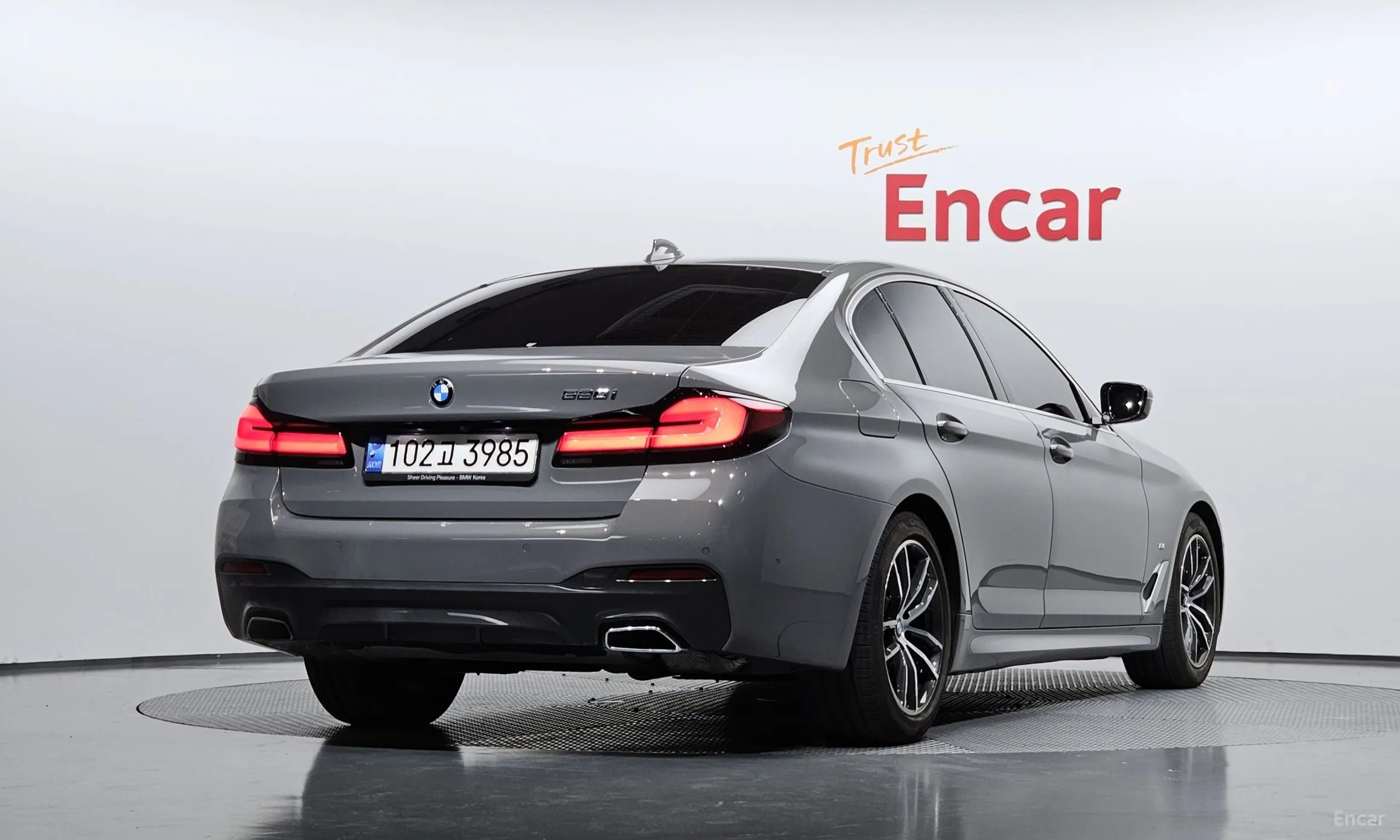 BMW 5 Series (G30) превью 2