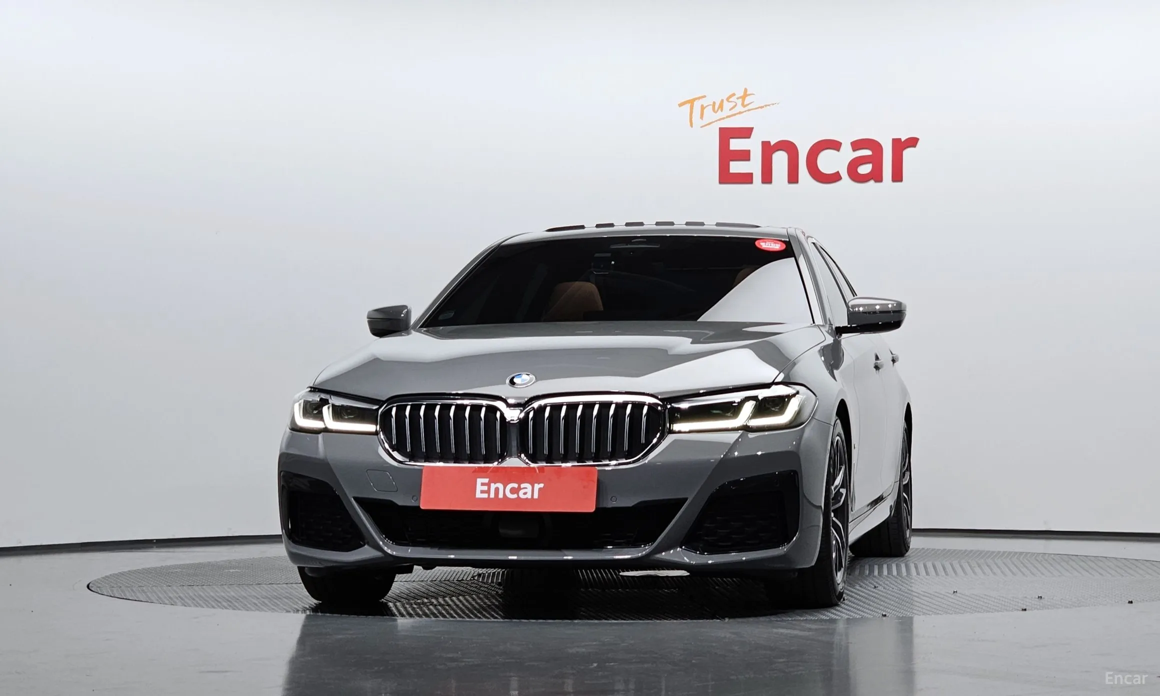 BMW 5 Series (G30) превью 3