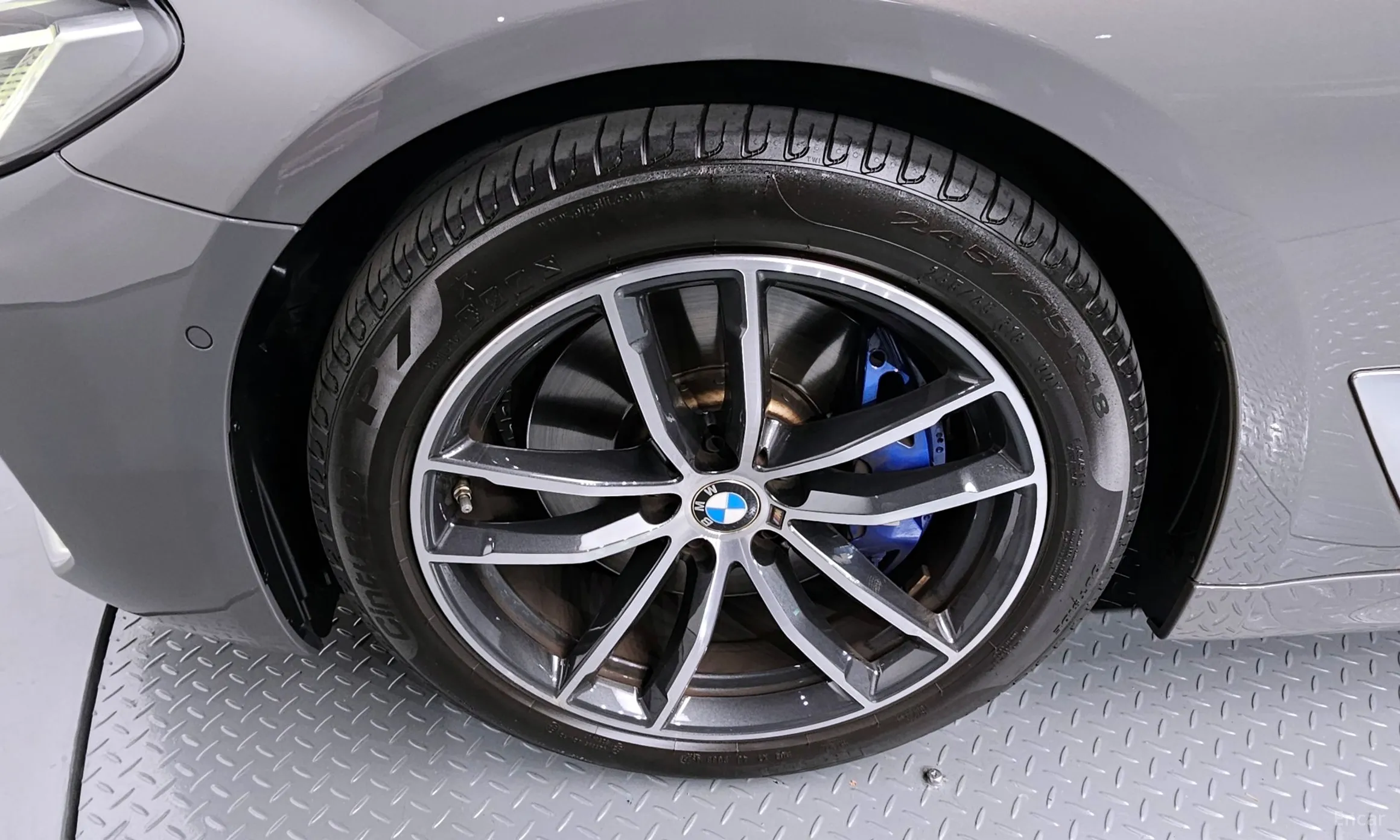 BMW 5 Series (G30) превью 5
