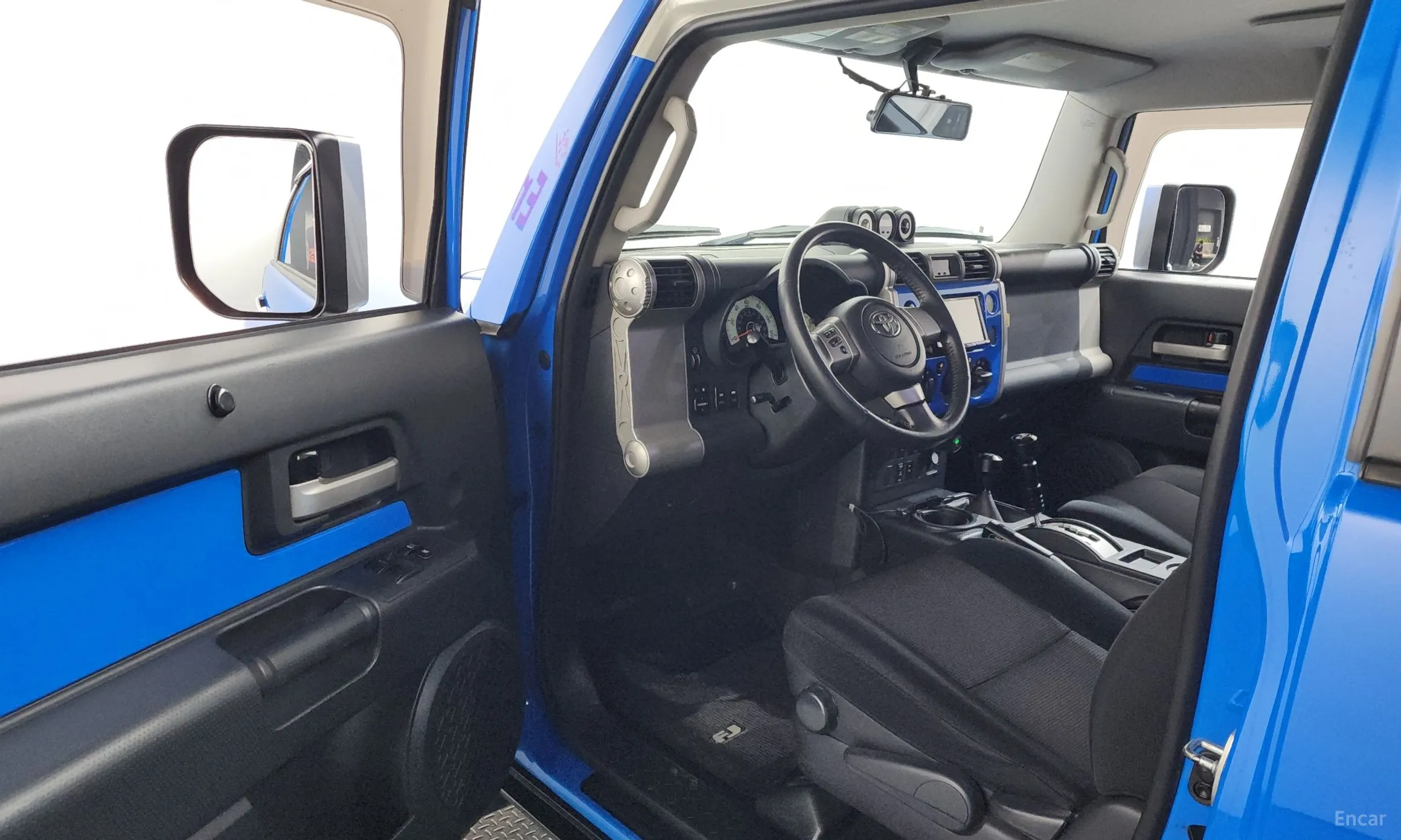 Toyota FJ Cruiser превью 10