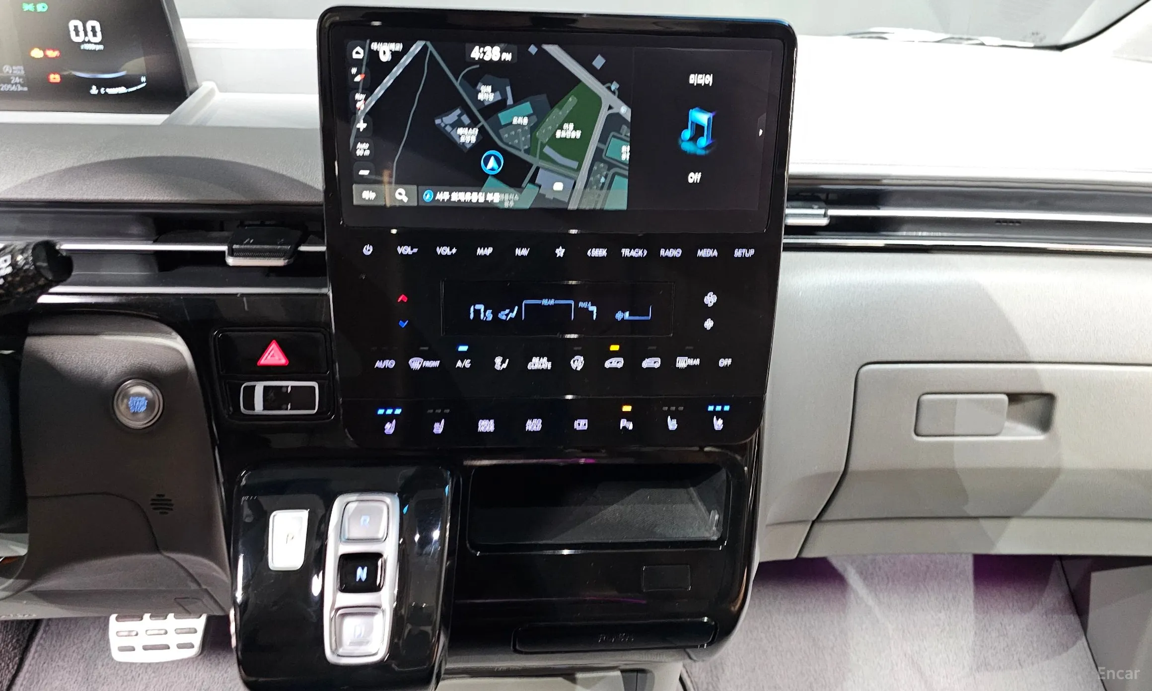 Hyundai Staria превью 13