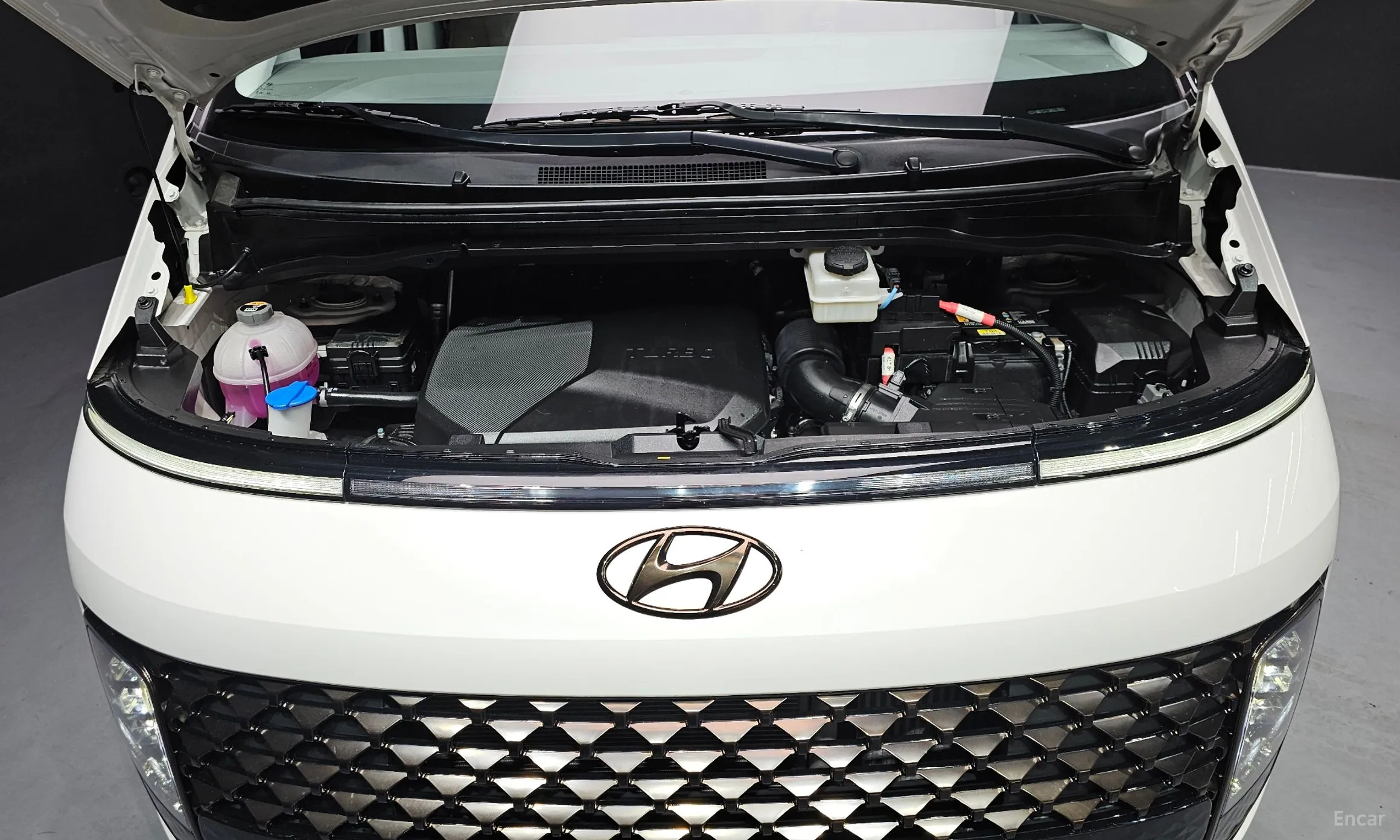 Hyundai Staria превью 6