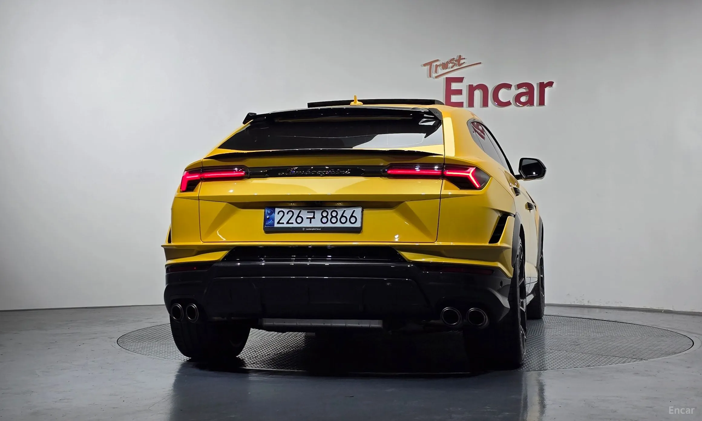 Lamborghini Urus превью 4