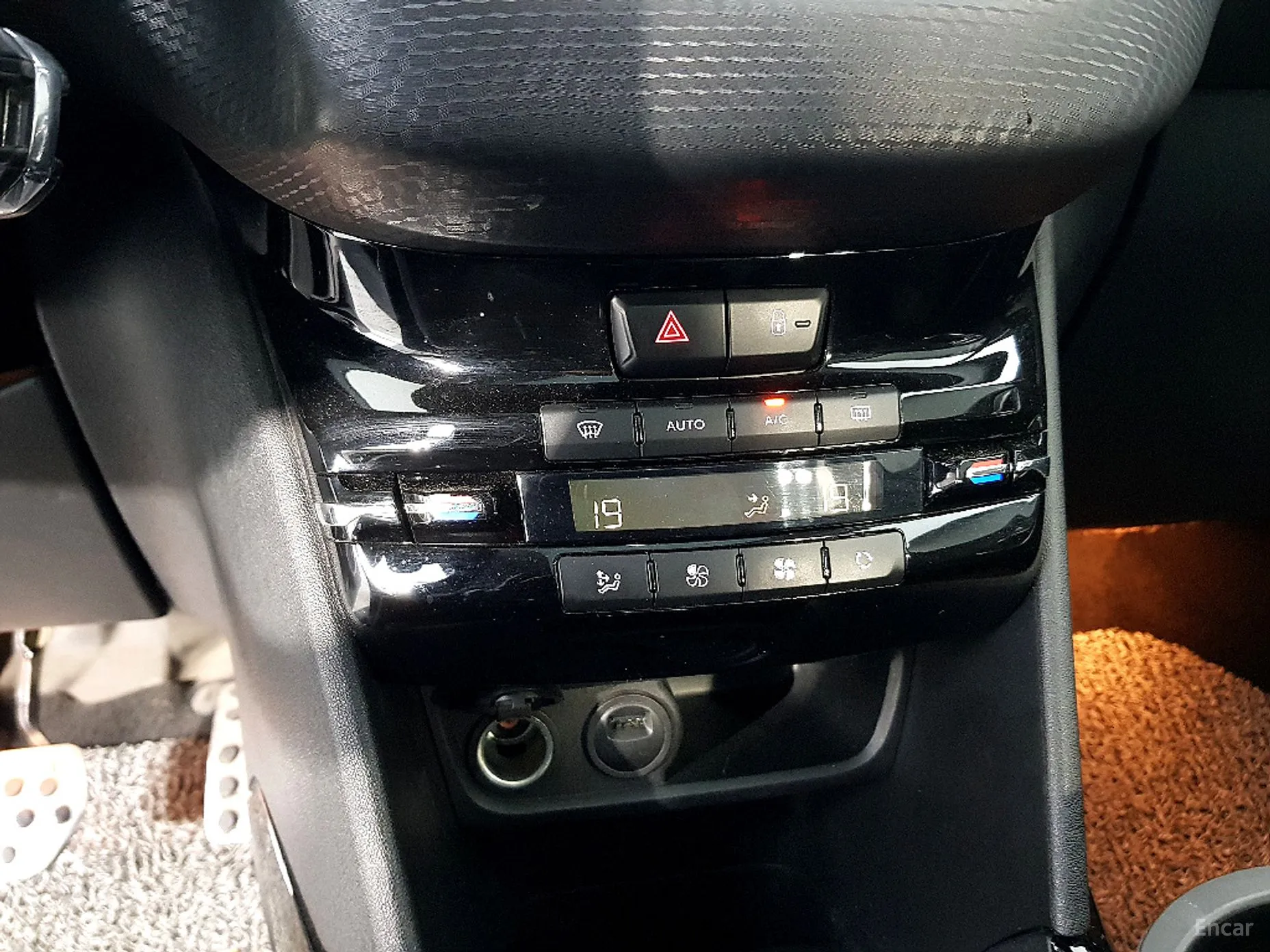 Peugeot 2008. превью 13