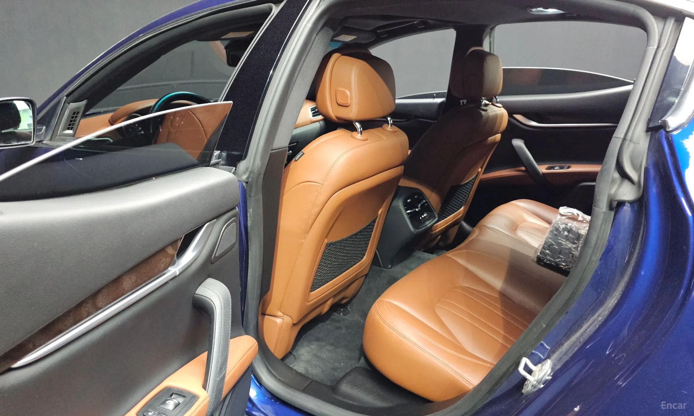 Maserati Ghibli превью 11