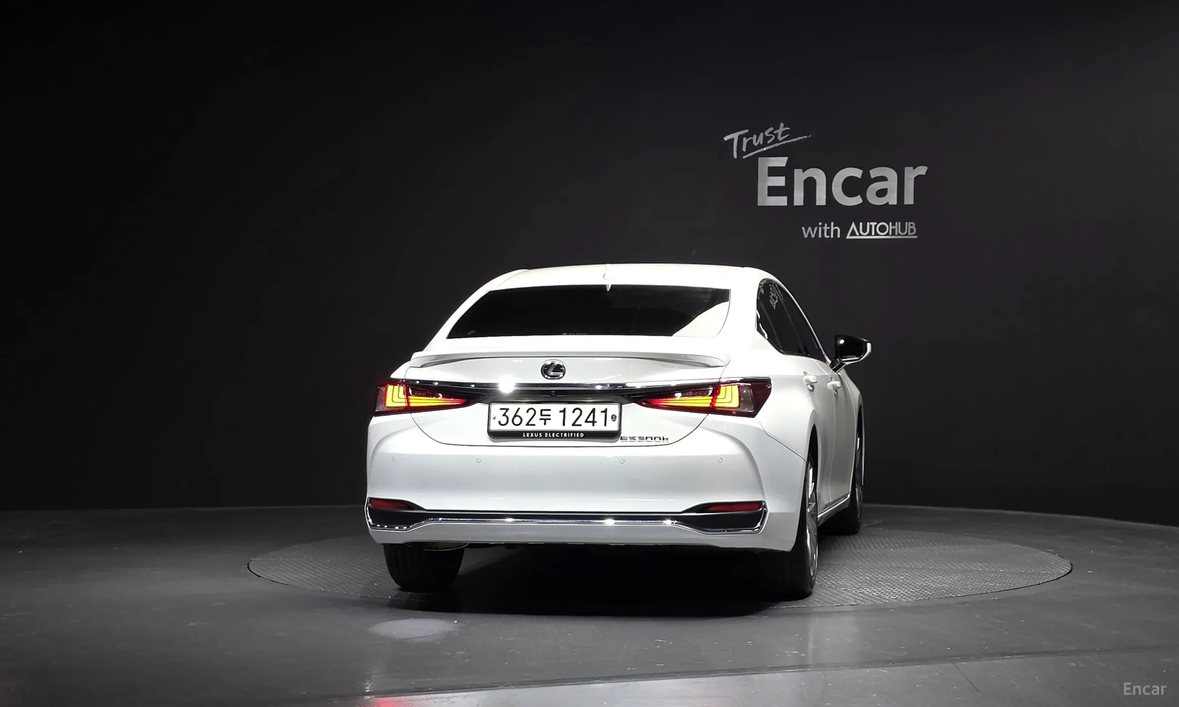 Lexus ES300h 7th Generation превью 4