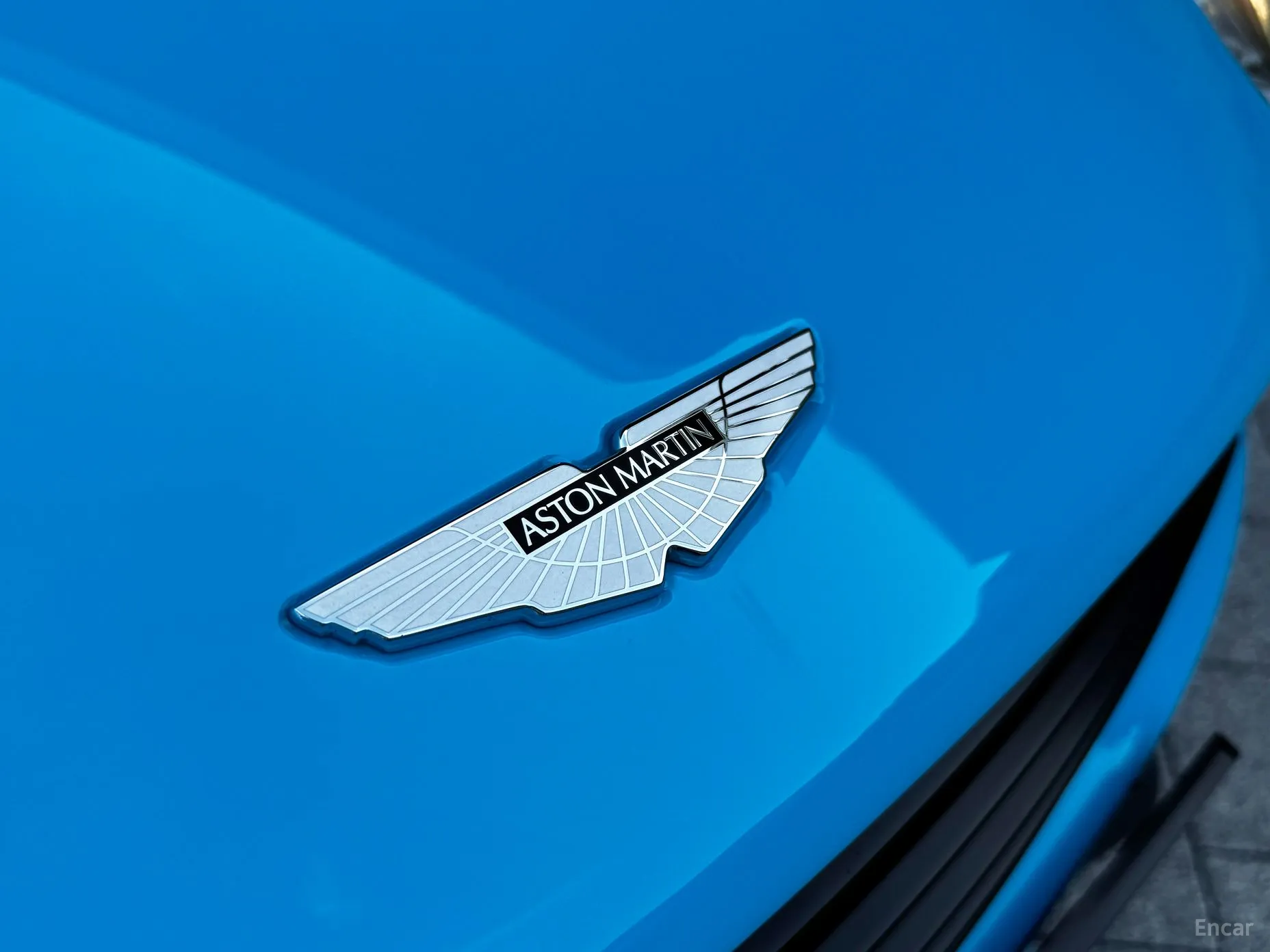 Aston Martin Vanquish превью 6