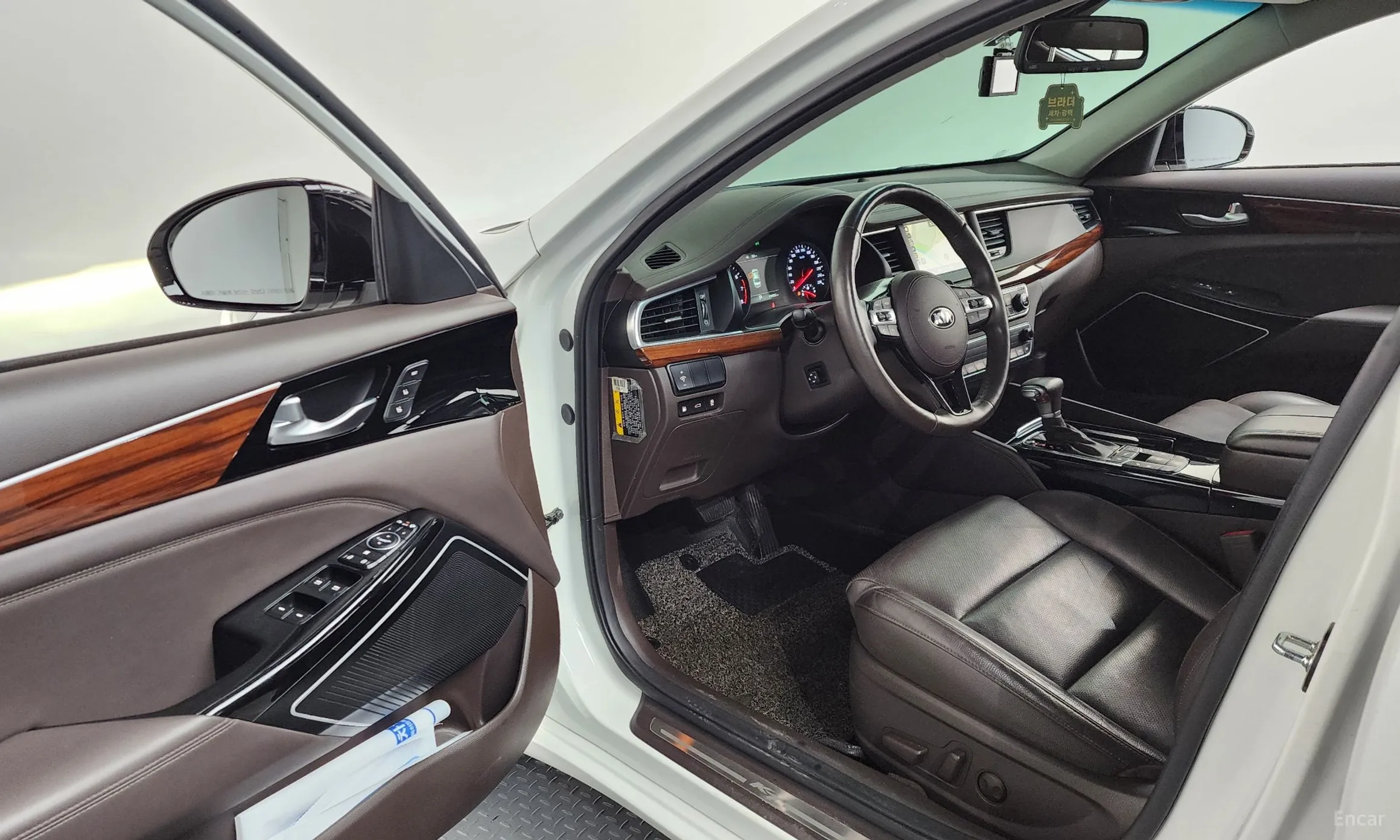 Kia K7 превью 10