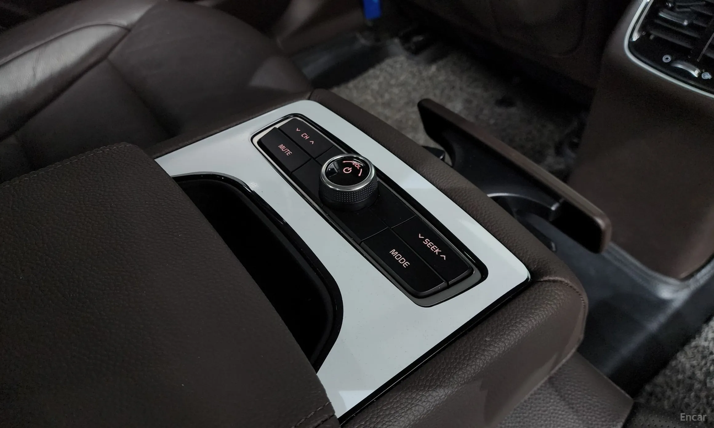 Kia K7 превью 20