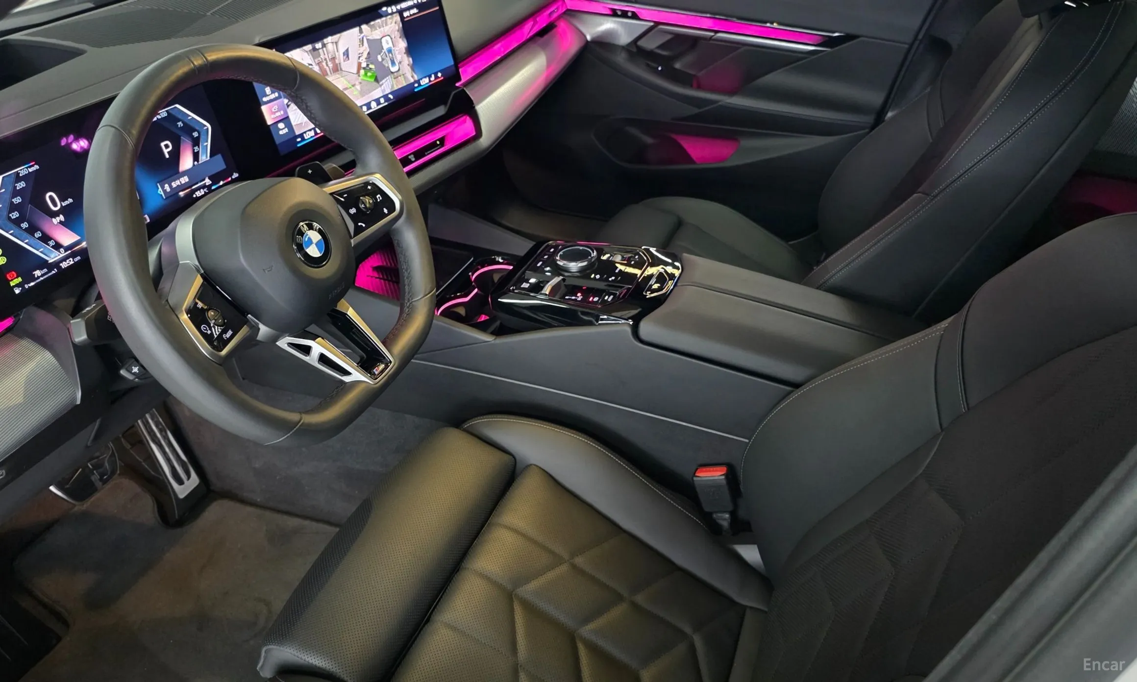 BMW 5 Series (G60) превью 15