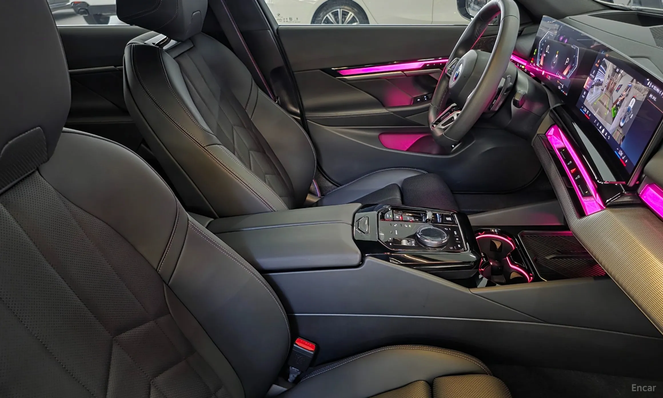 BMW 5 Series (G60) превью 16