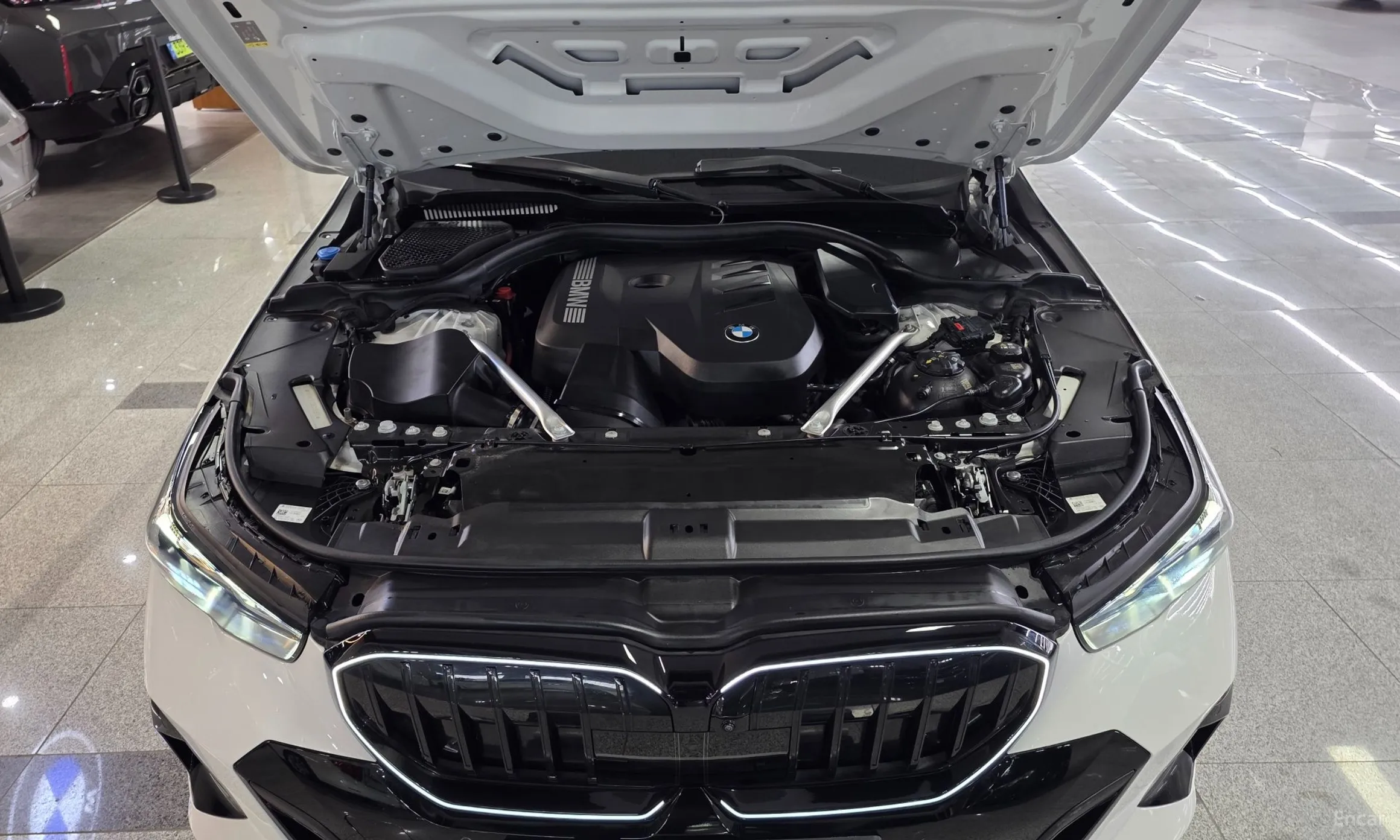 BMW 5 Series (G60) превью 6