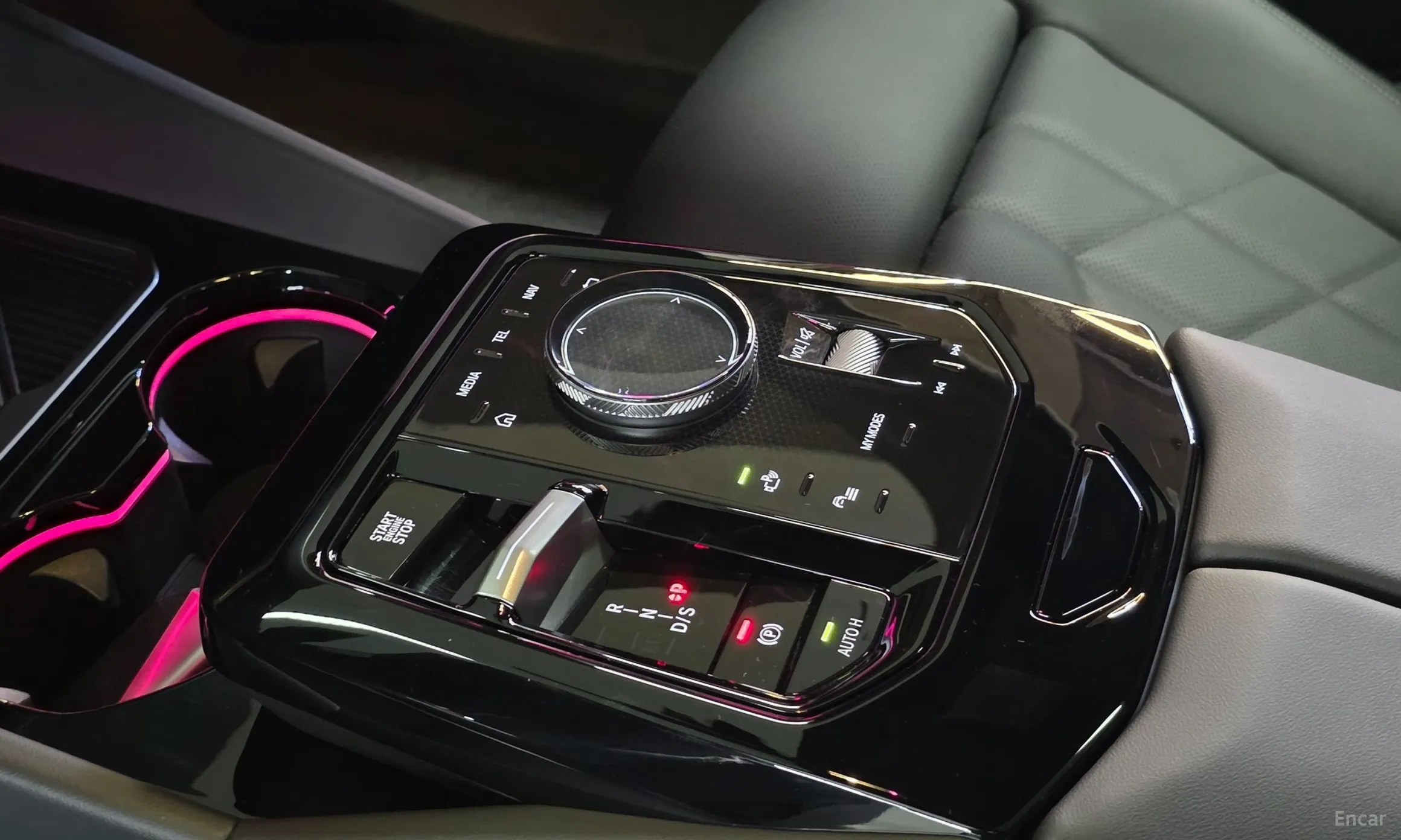 BMW 5 Series (G60) превью 9