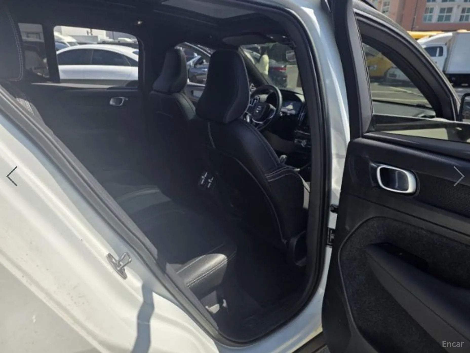 Volvo XC40 превью 13