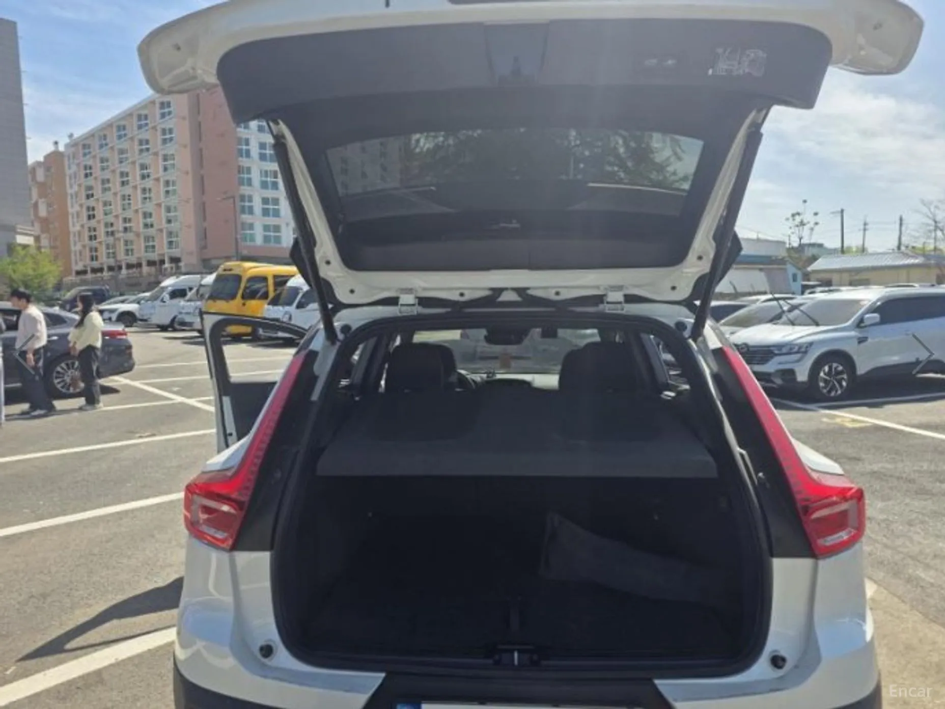 Volvo XC40 превью 14