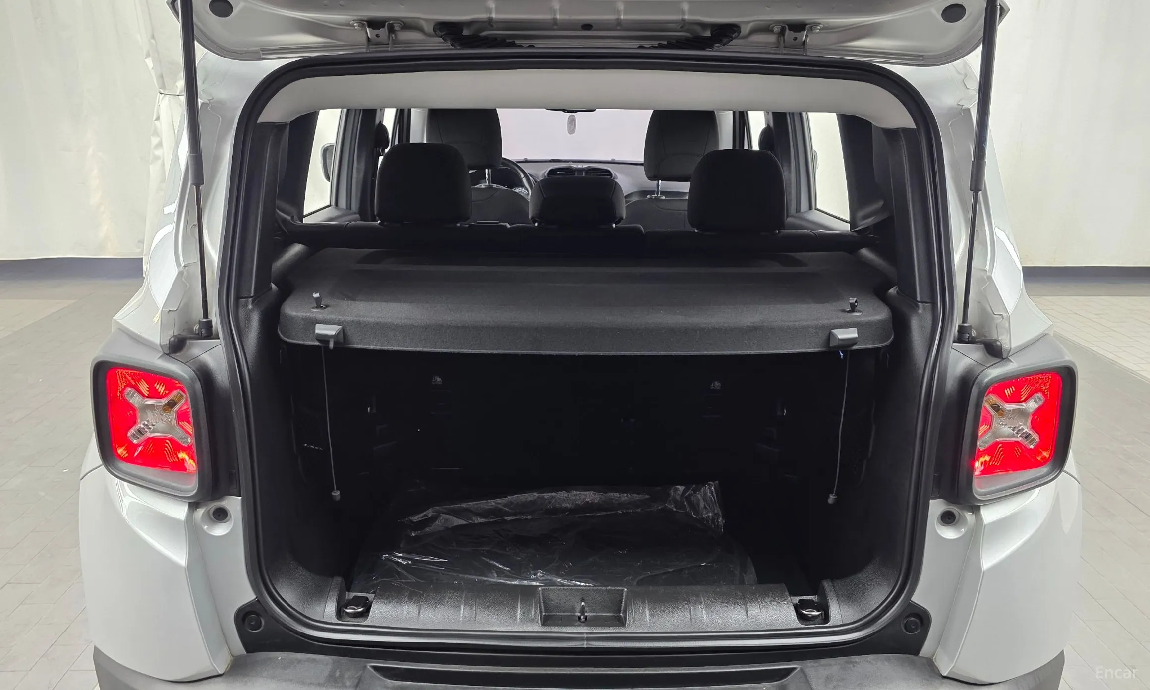Jeep Renegade превью 20