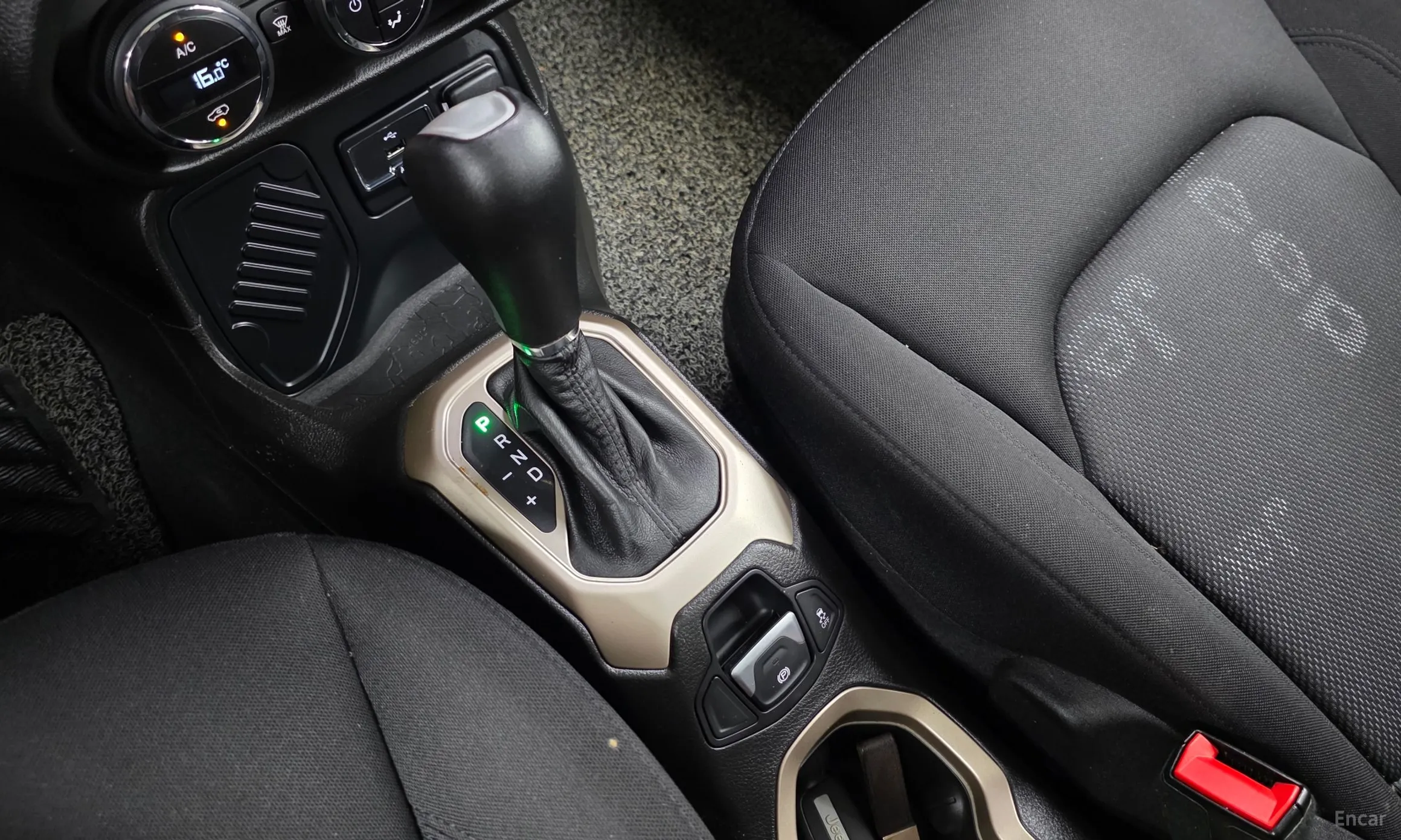 Jeep Renegade превью 9