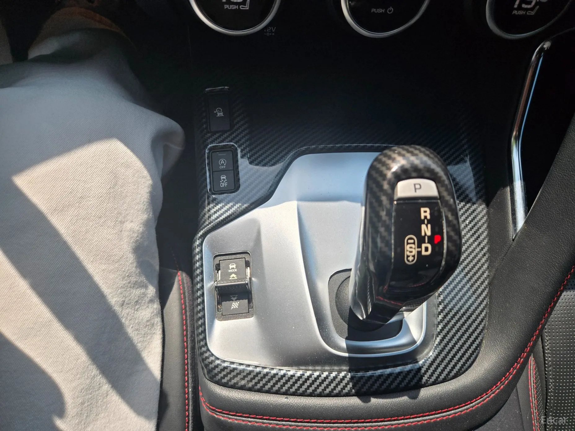 Jaguar E-PACE превью 14