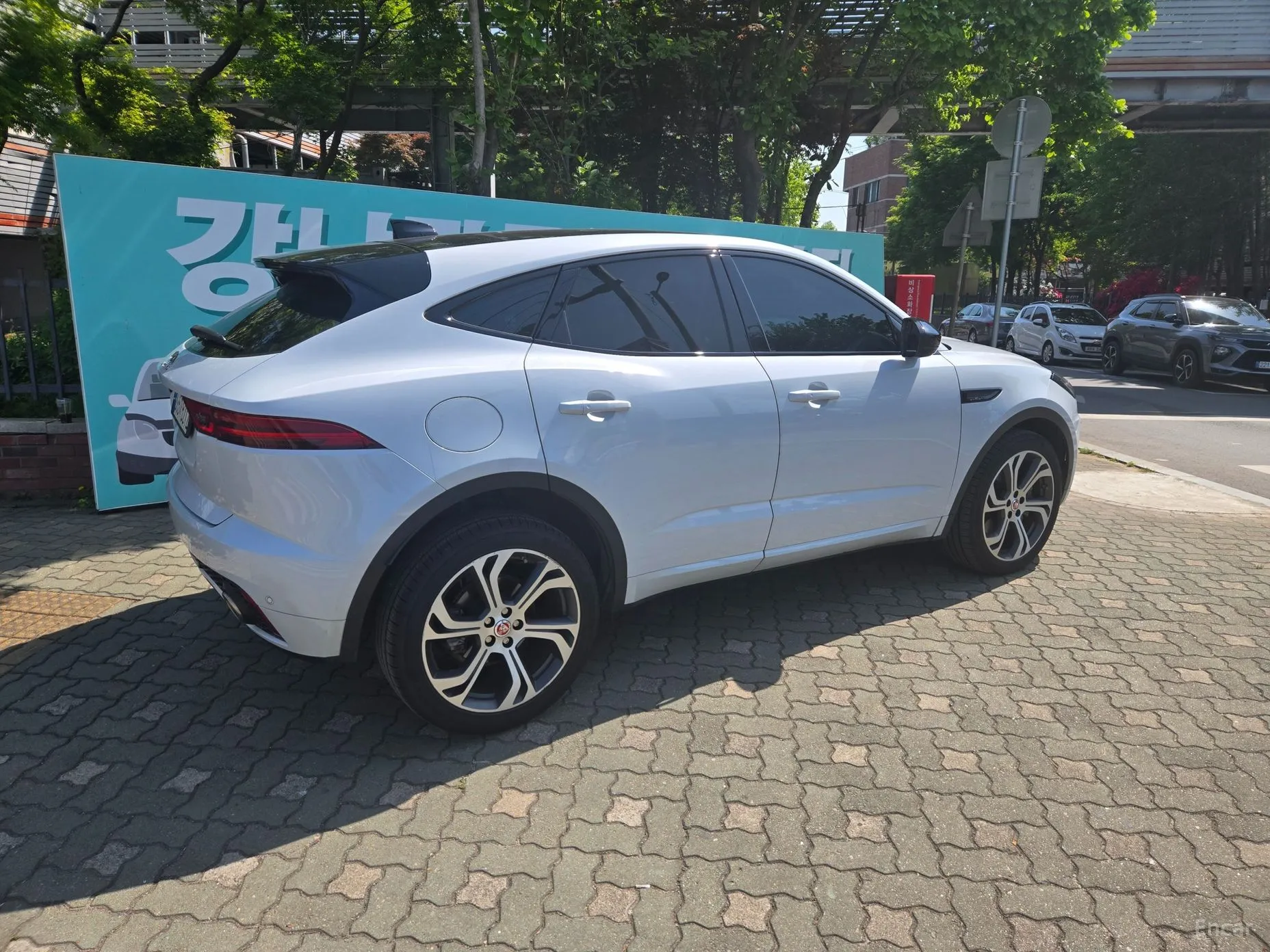 Jaguar E-PACE превью 3