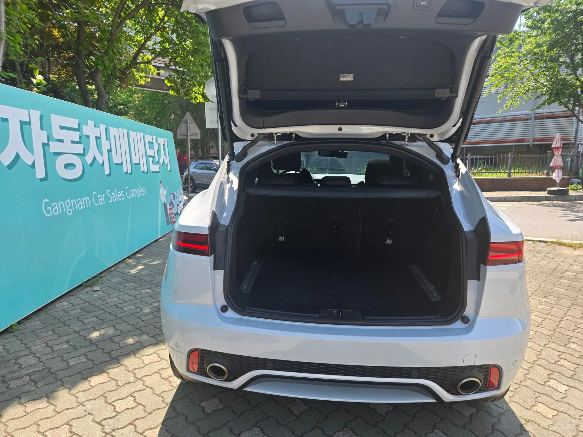 Jaguar E-PACE превью 5