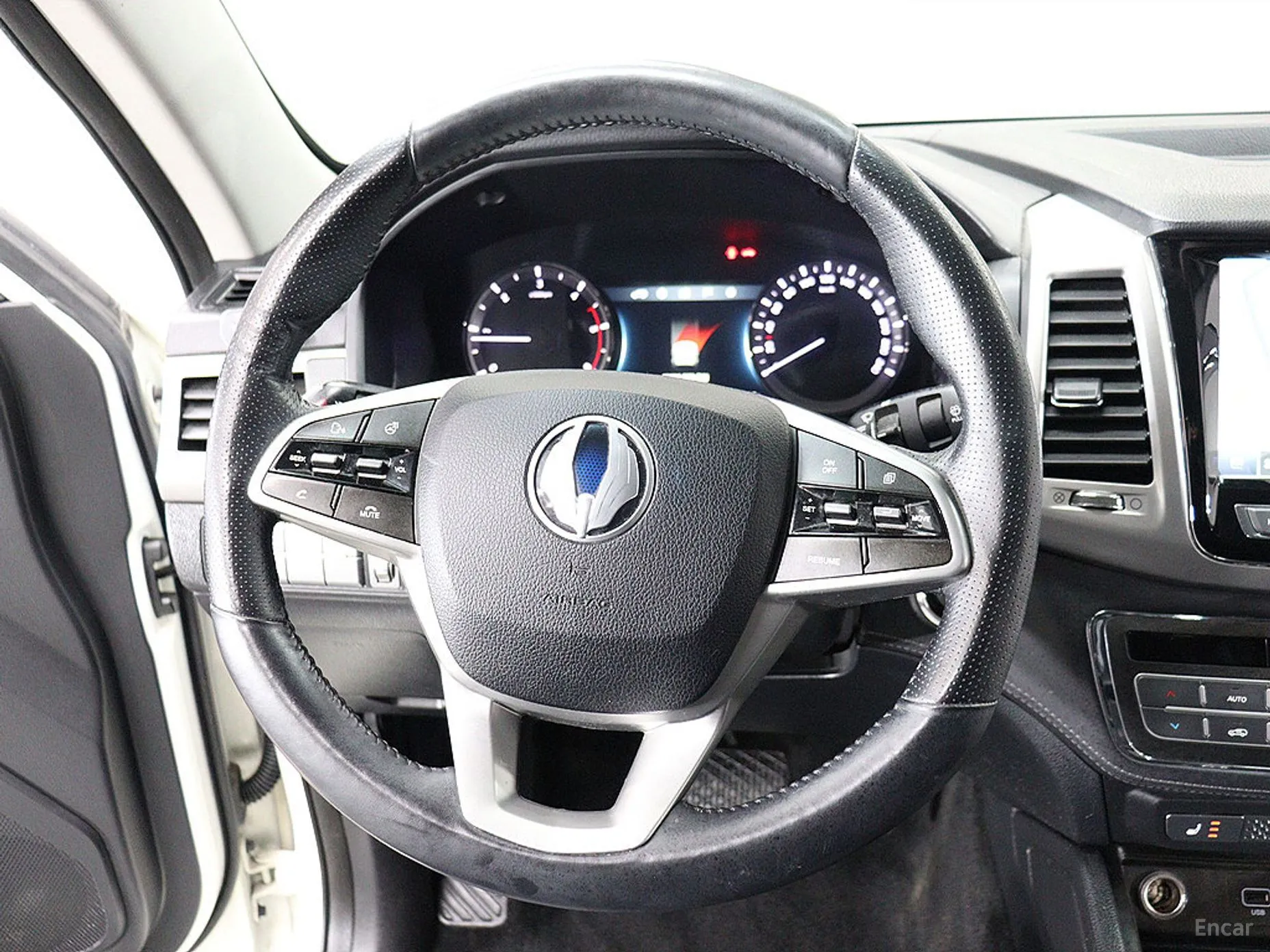 KG Mobility (SsangYong) Rexton Sports превью 11