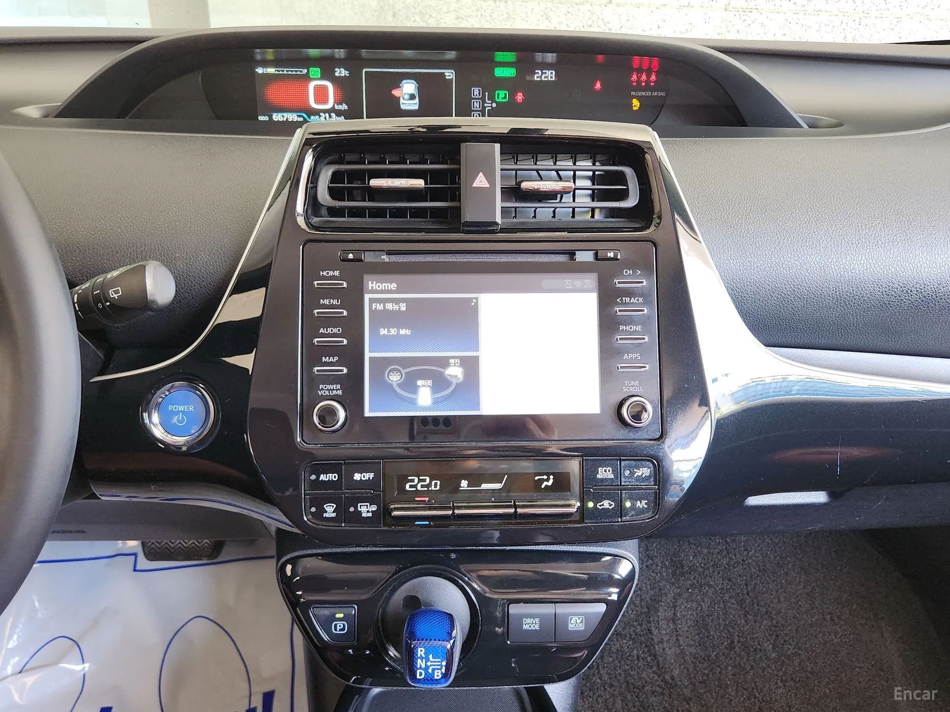 Toyota Prius 4th Generation превью 12