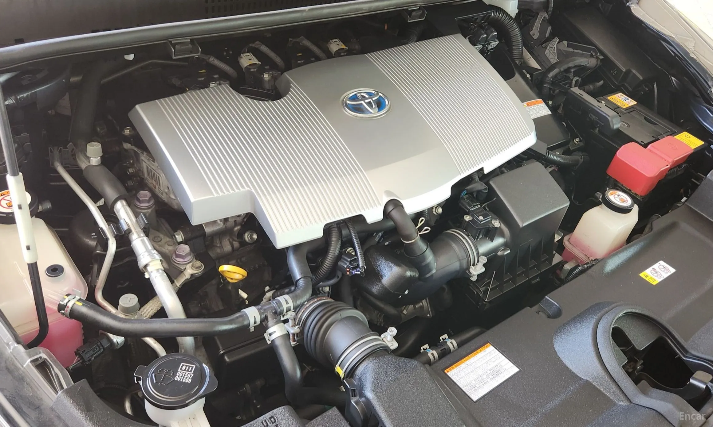 Toyota Prius 4th Generation превью 19