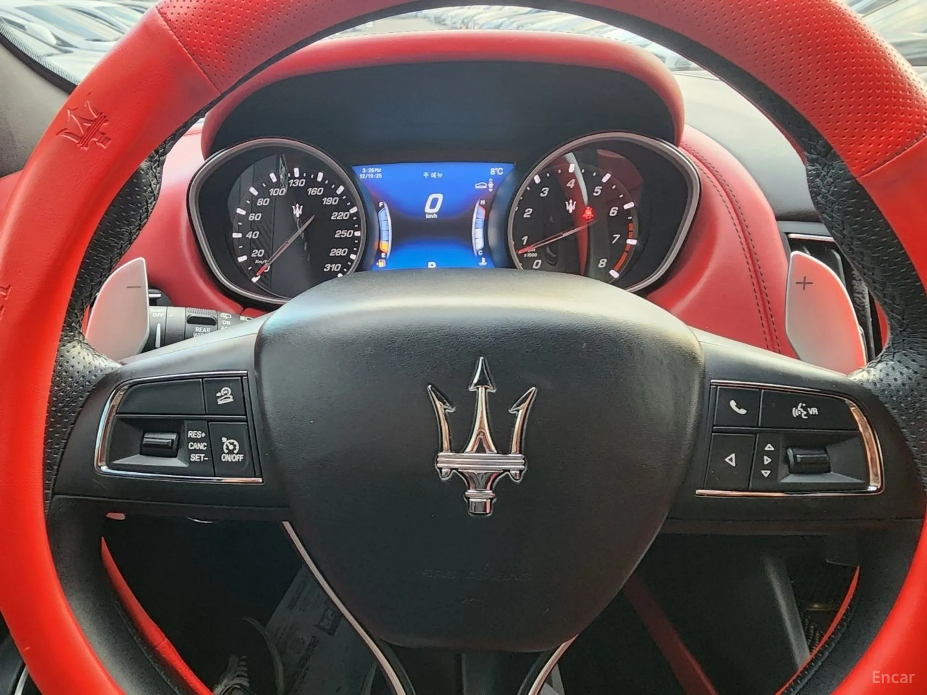 Maserati Levante превью 11