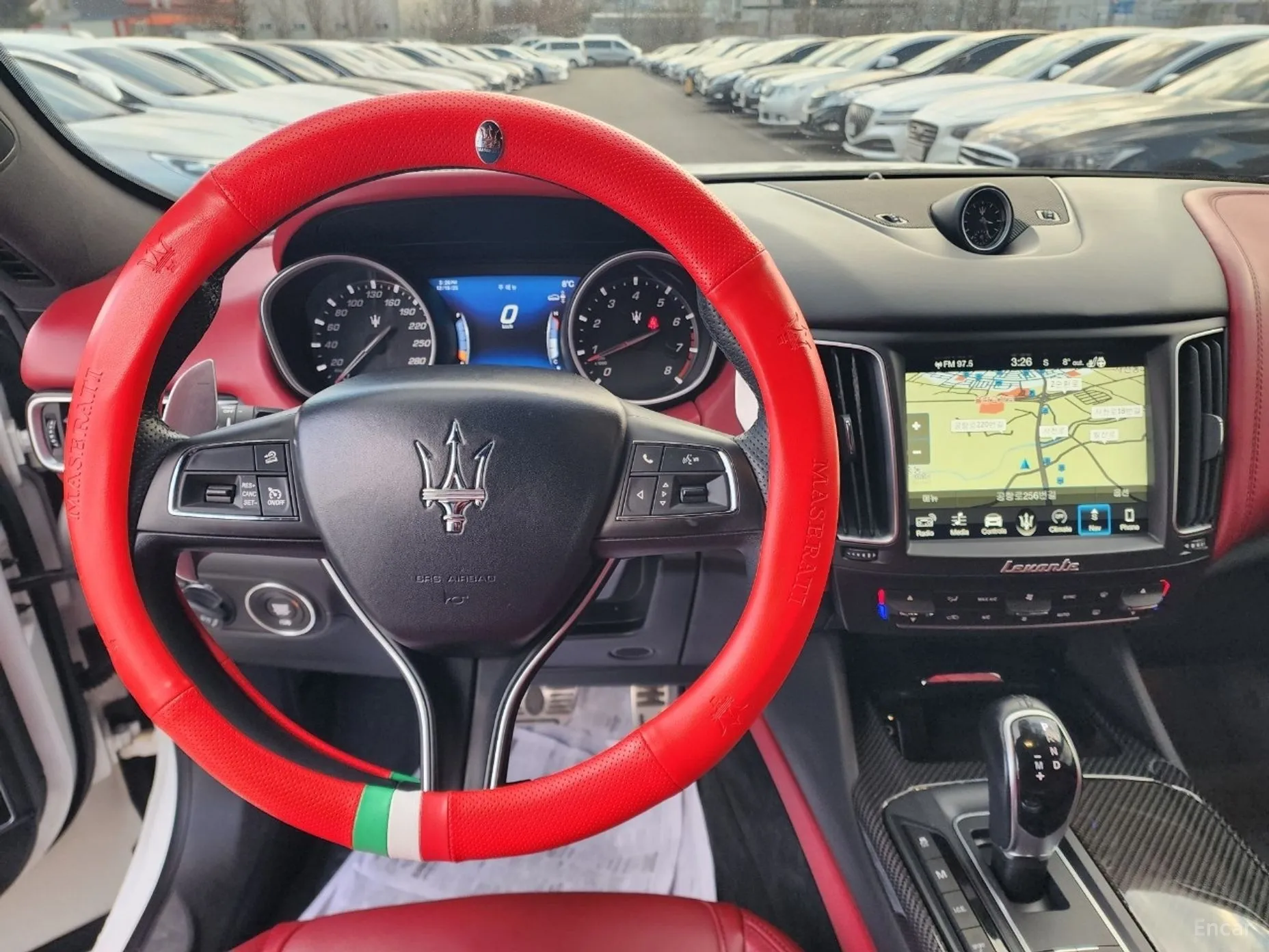 Maserati Levante превью 13
