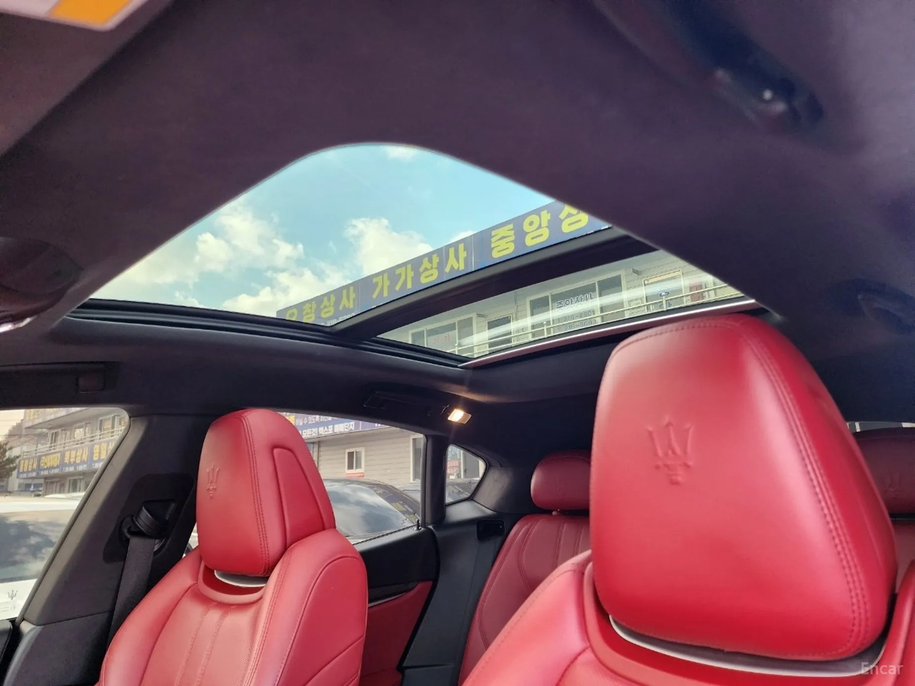 Maserati Levante превью 14