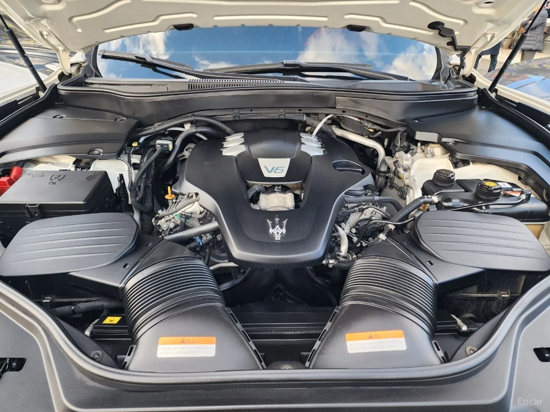 Maserati Levante превью 18