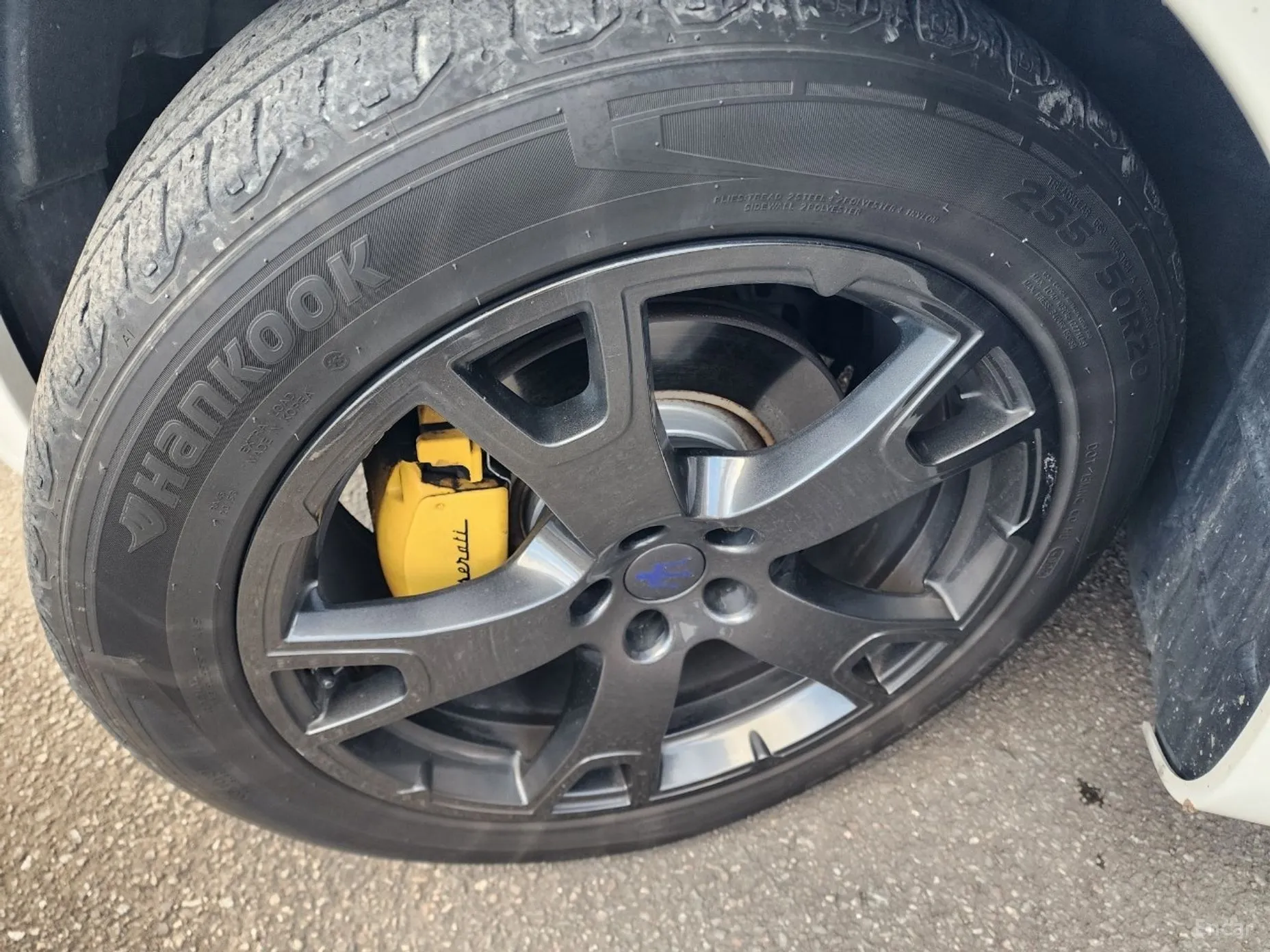 Maserati Levante превью 19