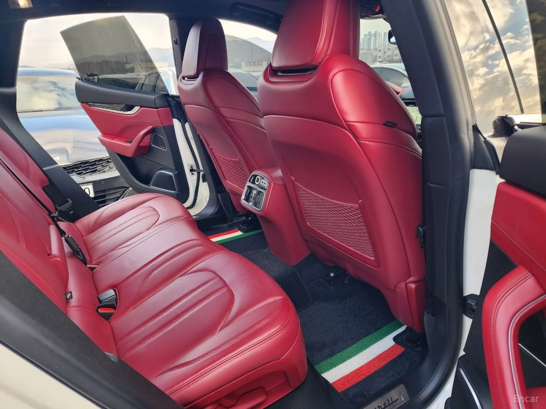Maserati Levante превью 8