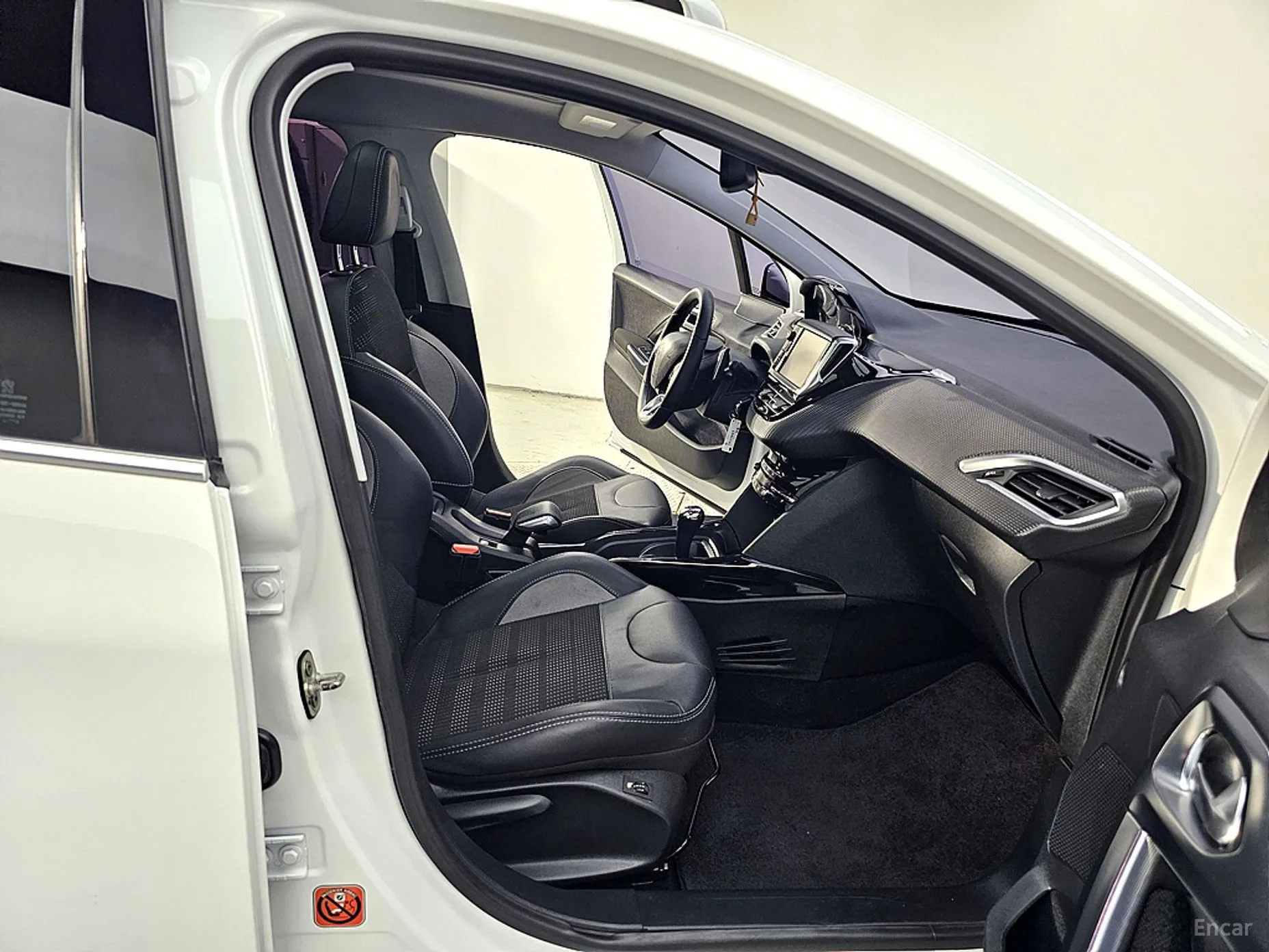 Peugeot 2008. превью 11