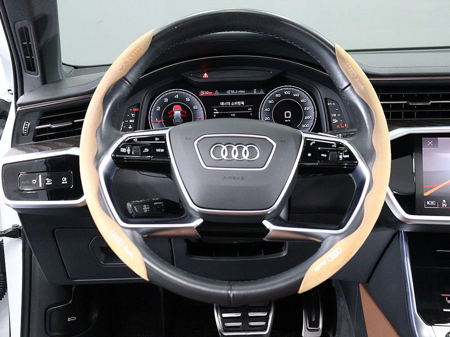 Audi A6 (C8) превью 7